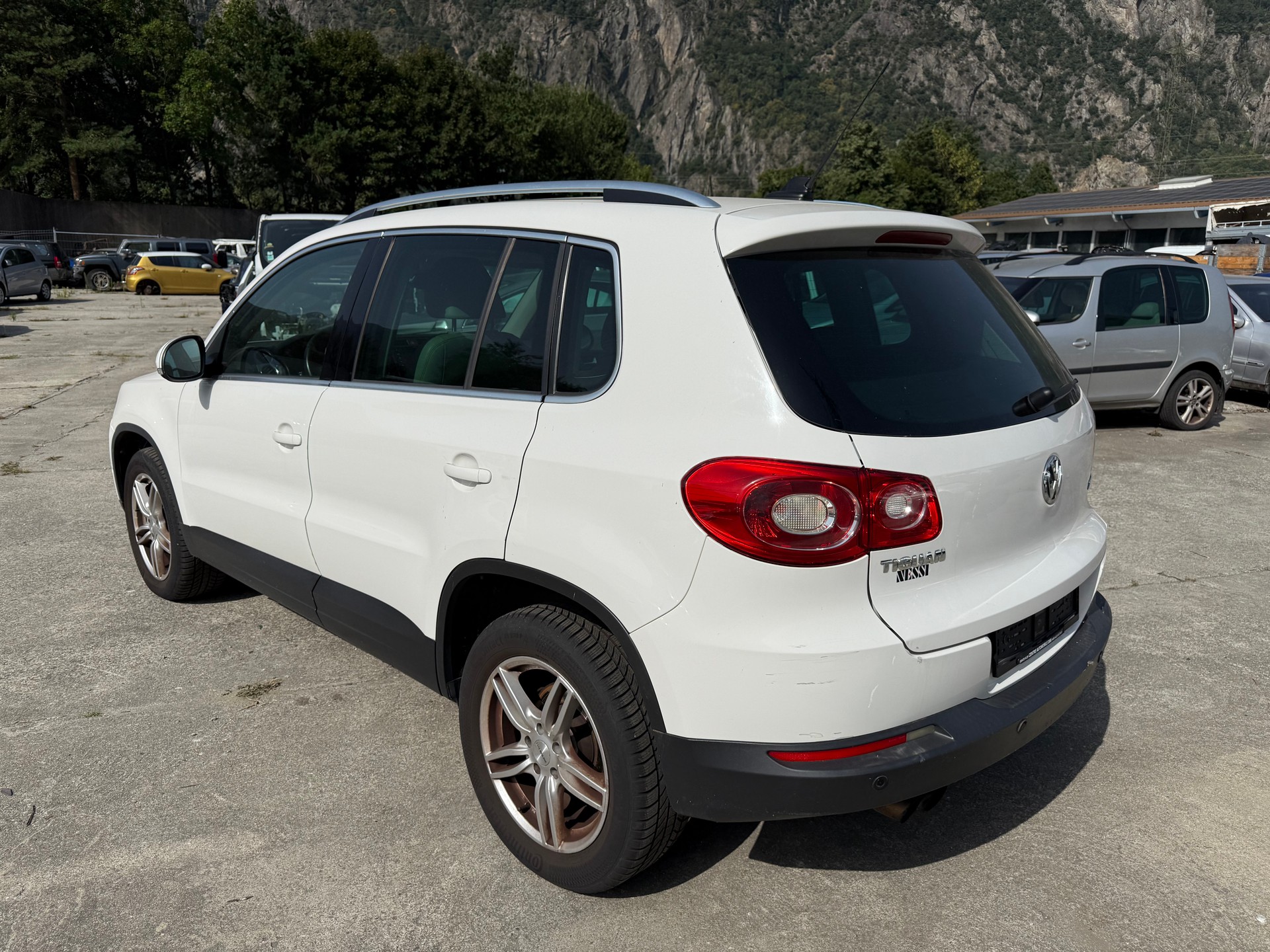VW Tiguan 2.0 TSI Sport&Style-image-8