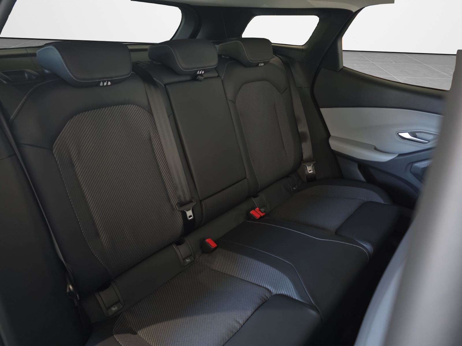 FORD Explorer Extended Range AWD-image-11