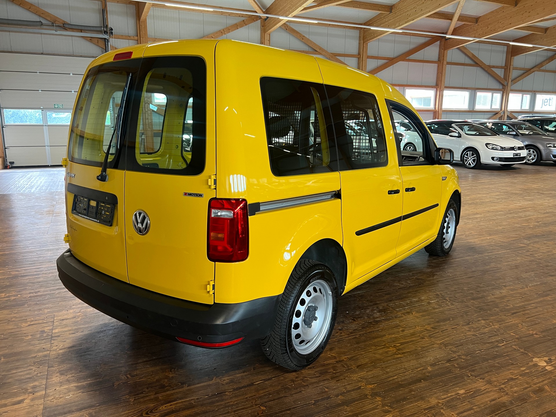 VW Caddy 2.0TDI 4Motion BlueMotion Technology DSG-image-4