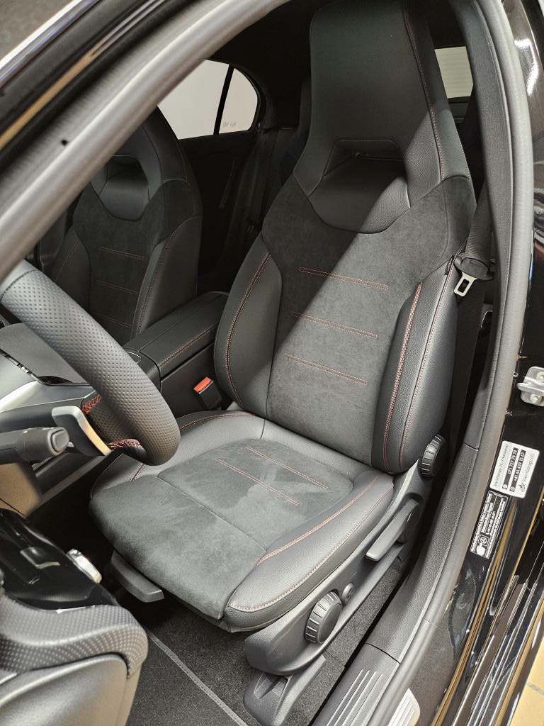 MERCEDES-BENZ A 250 e AMG Line EQ Star-image-7