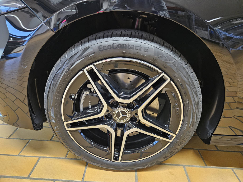 MERCEDES-BENZ A 250 e AMG Line EQ Star-image-13