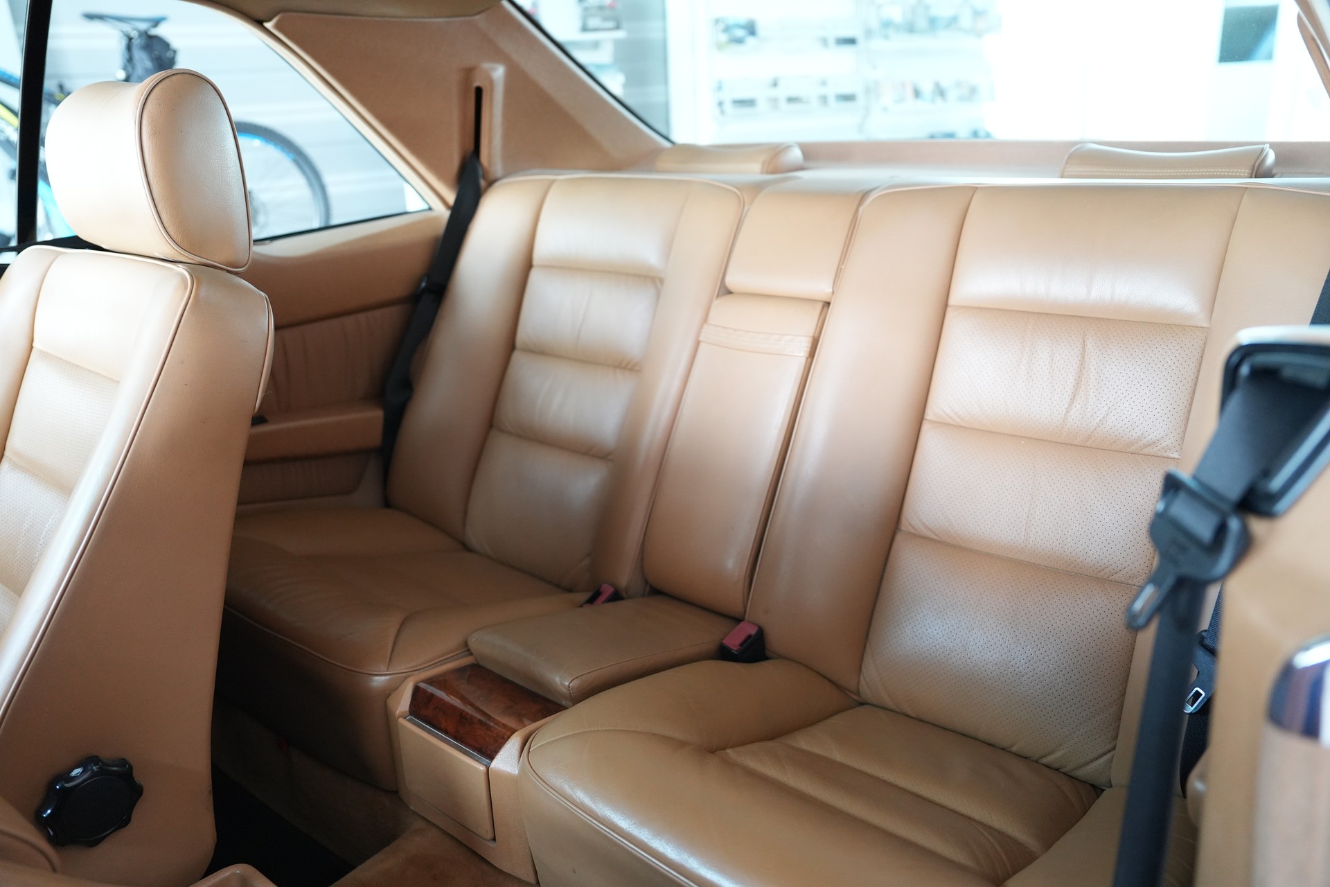 MERCEDES-BENZ 300 CE-image-7