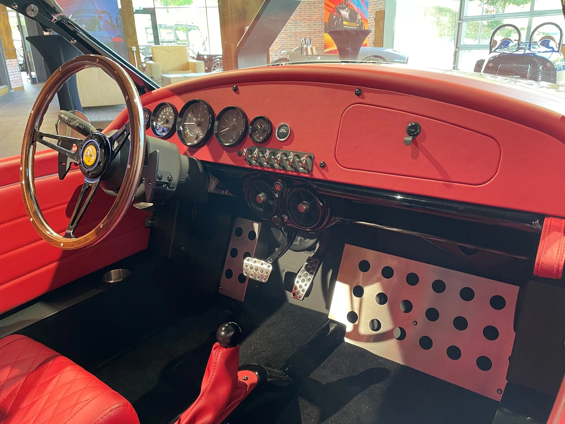 VANDERHALL Carmel GTS-image-11