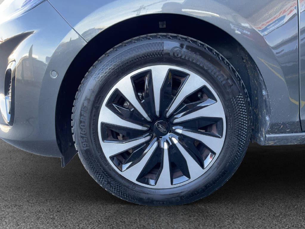 FORD Fiesta 1.0 EcoB Hybrid Titanium-image-13