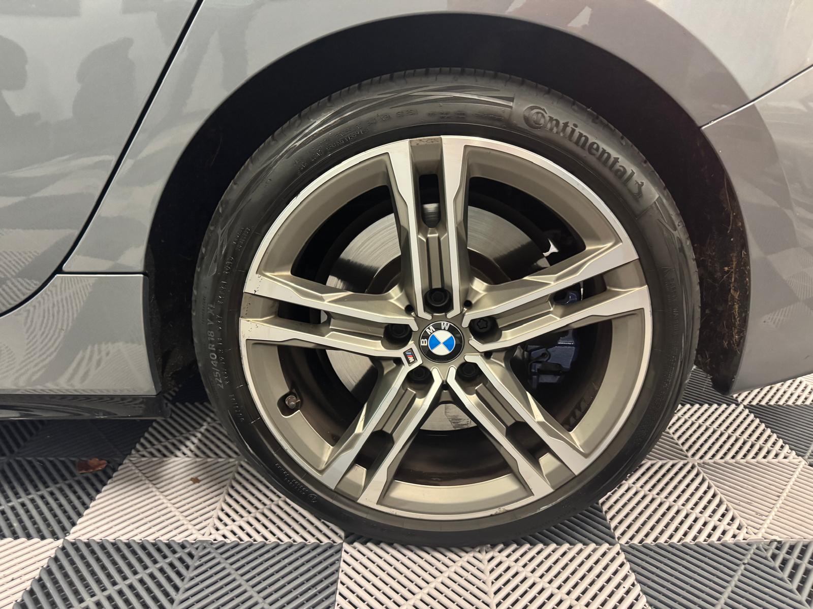 BMW M135i xDrive Steptronic-image-26