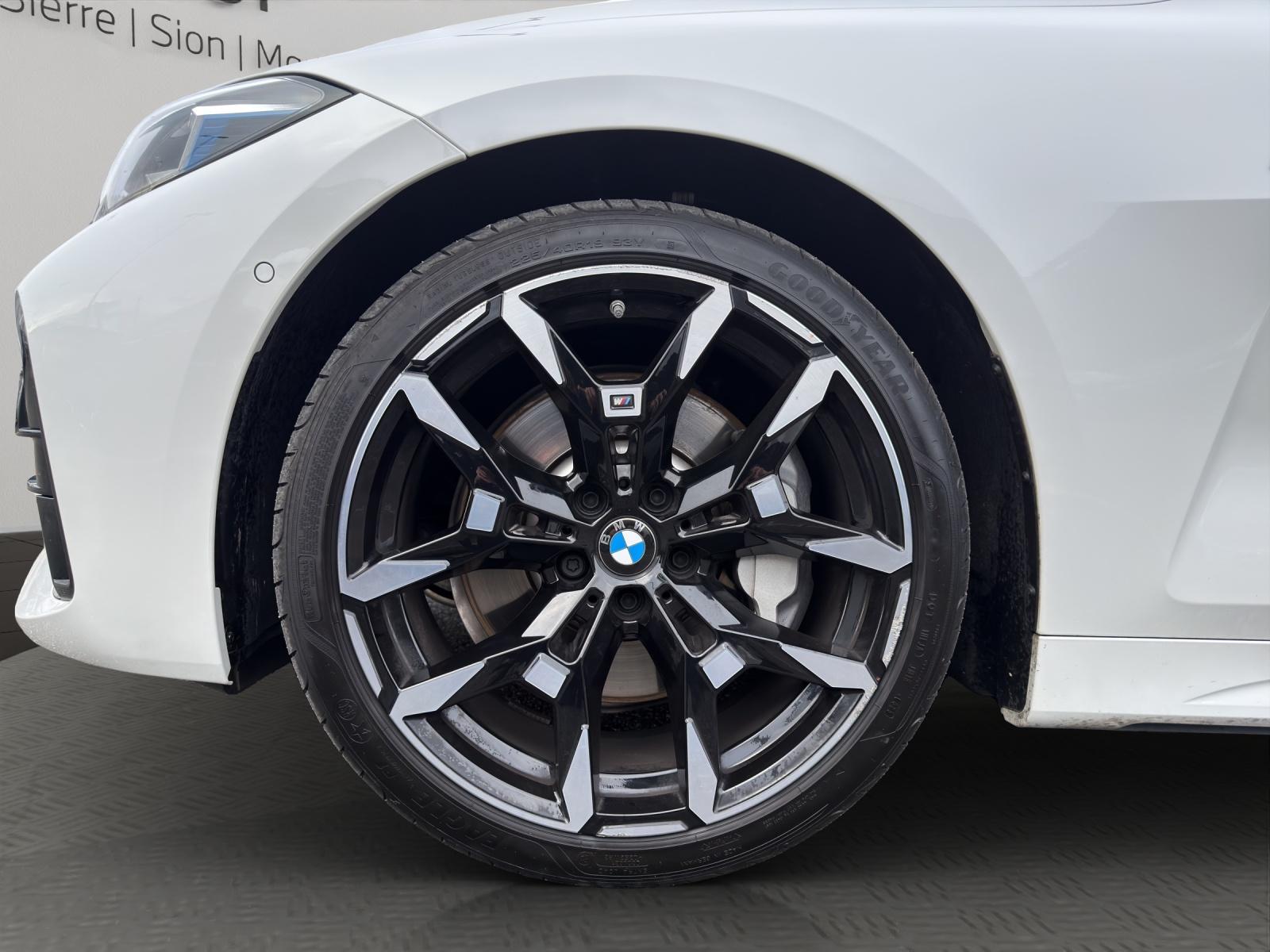 BMW 430i xDrive Cabriolet M Sport Steptronic-image-10