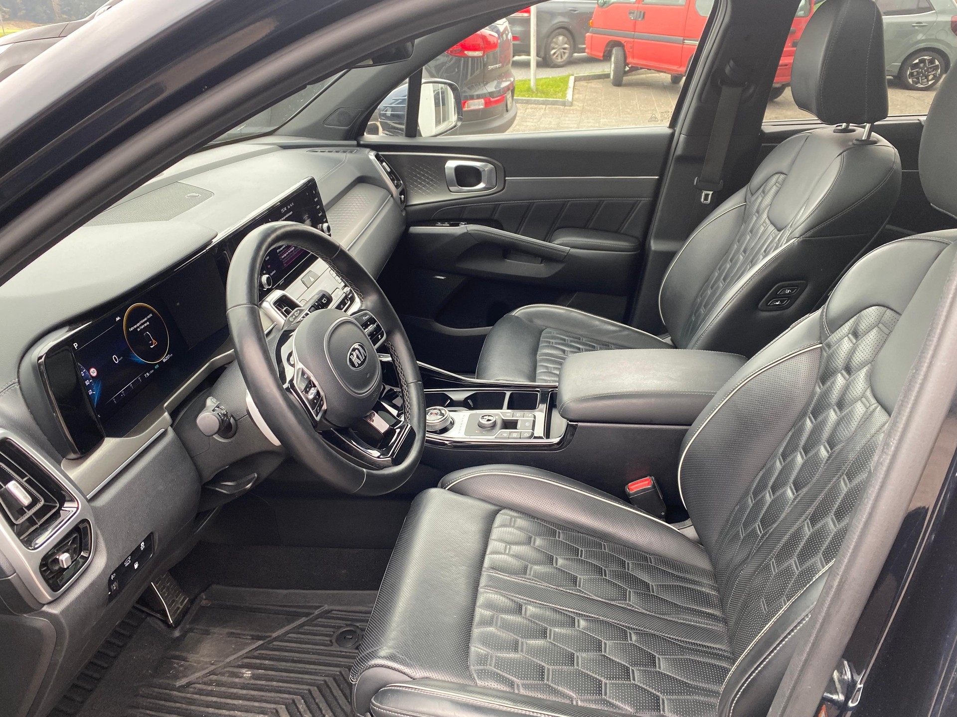 KIA Sorento 1.6 T-GDi Plug-in Hybrid 7P-image-7