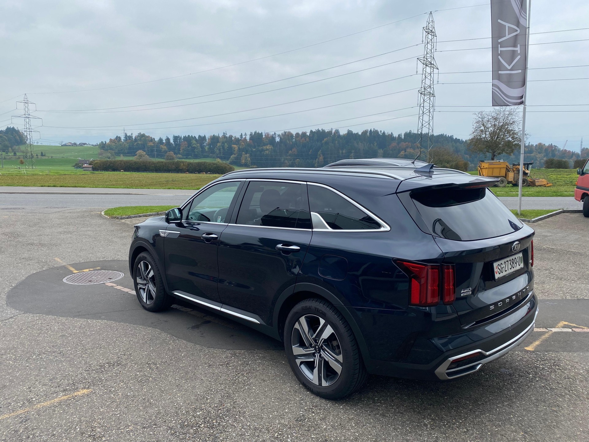 KIA Sorento 1.6 T-GDi Plug-in Hybrid 7P-image-3