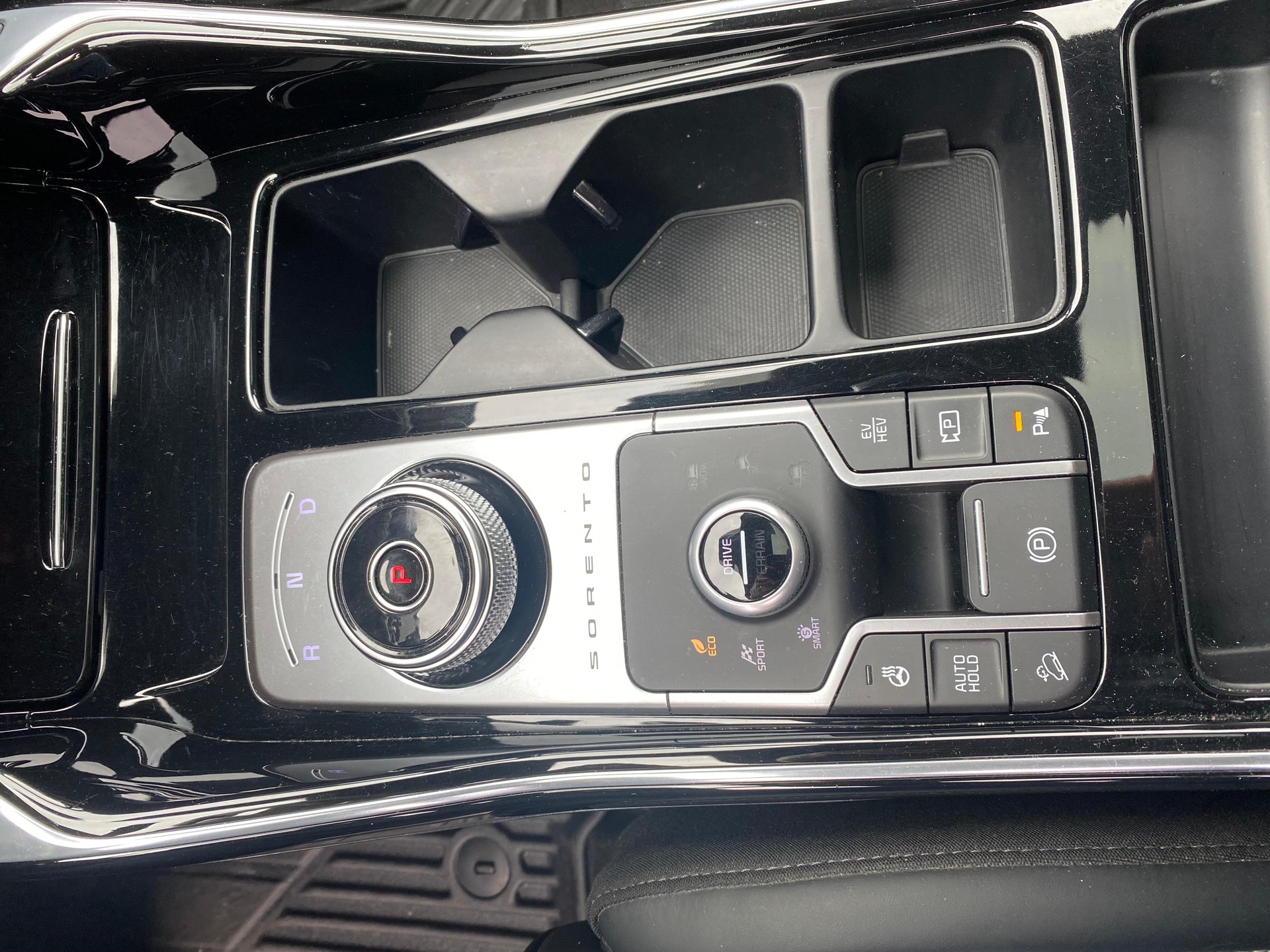 KIA Sorento 1.6 T-GDi Plug-in Hybrid 7P-image-12