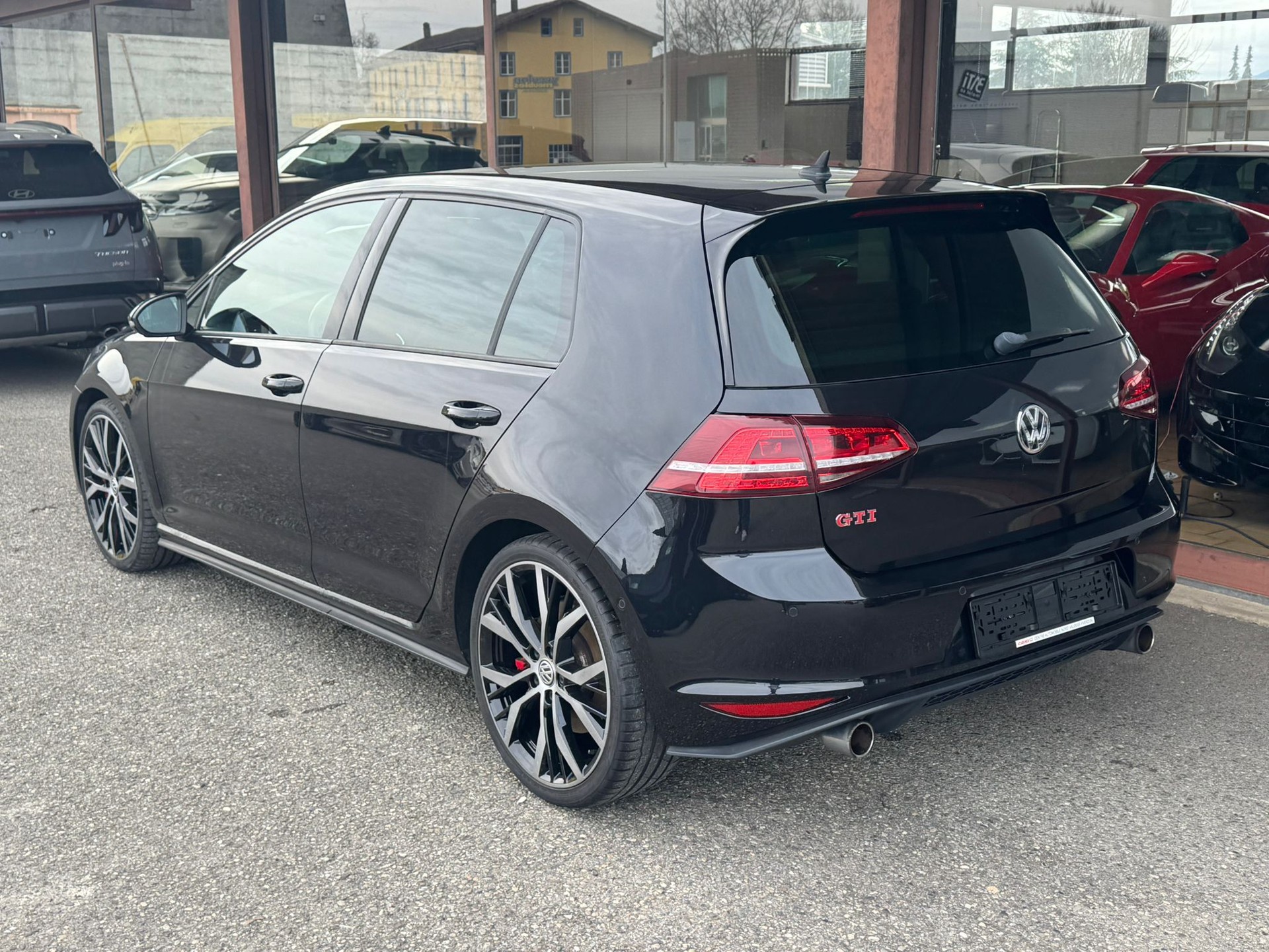 VW Golf 2.0 TSI GTI Performance DSG-image-3