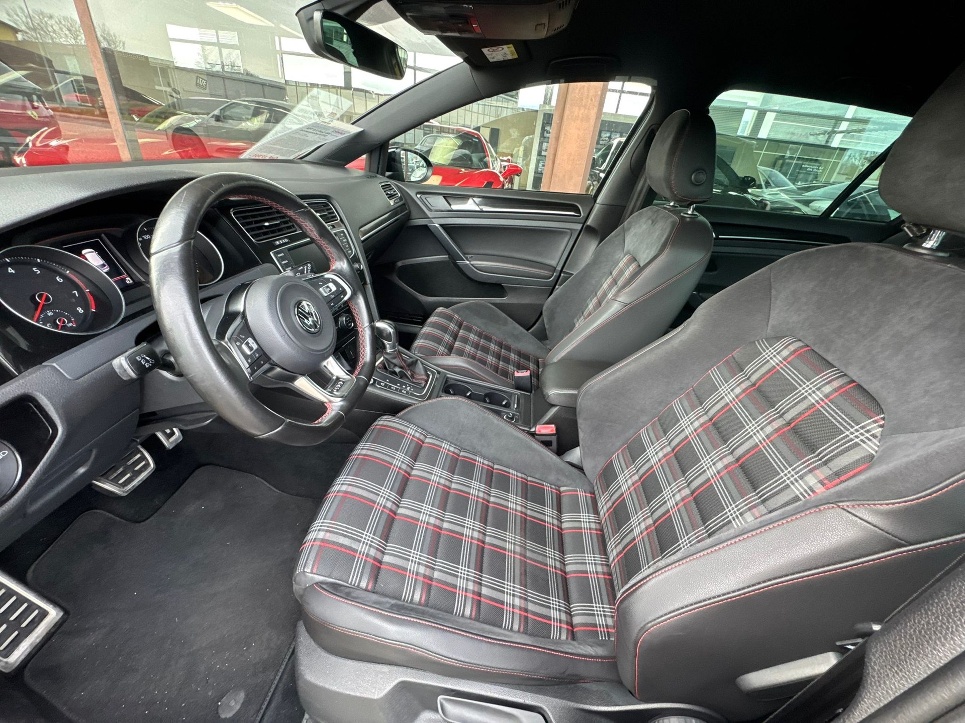 VW Golf 2.0 TSI GTI Performance DSG-image-6
