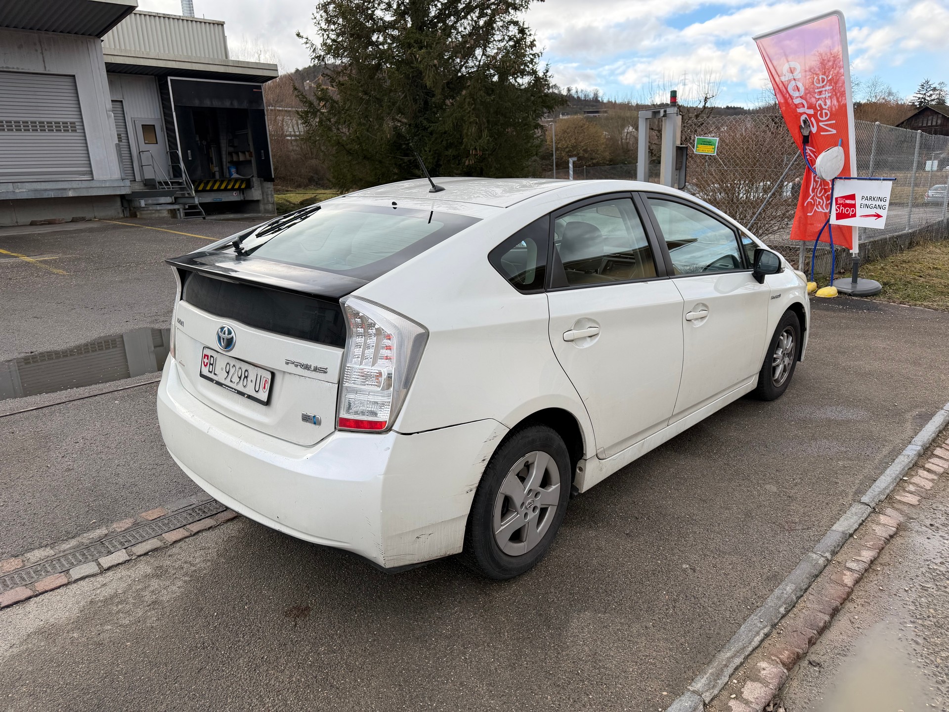 TOYOTA Prius 1.8 16V HSD Luna-image-2