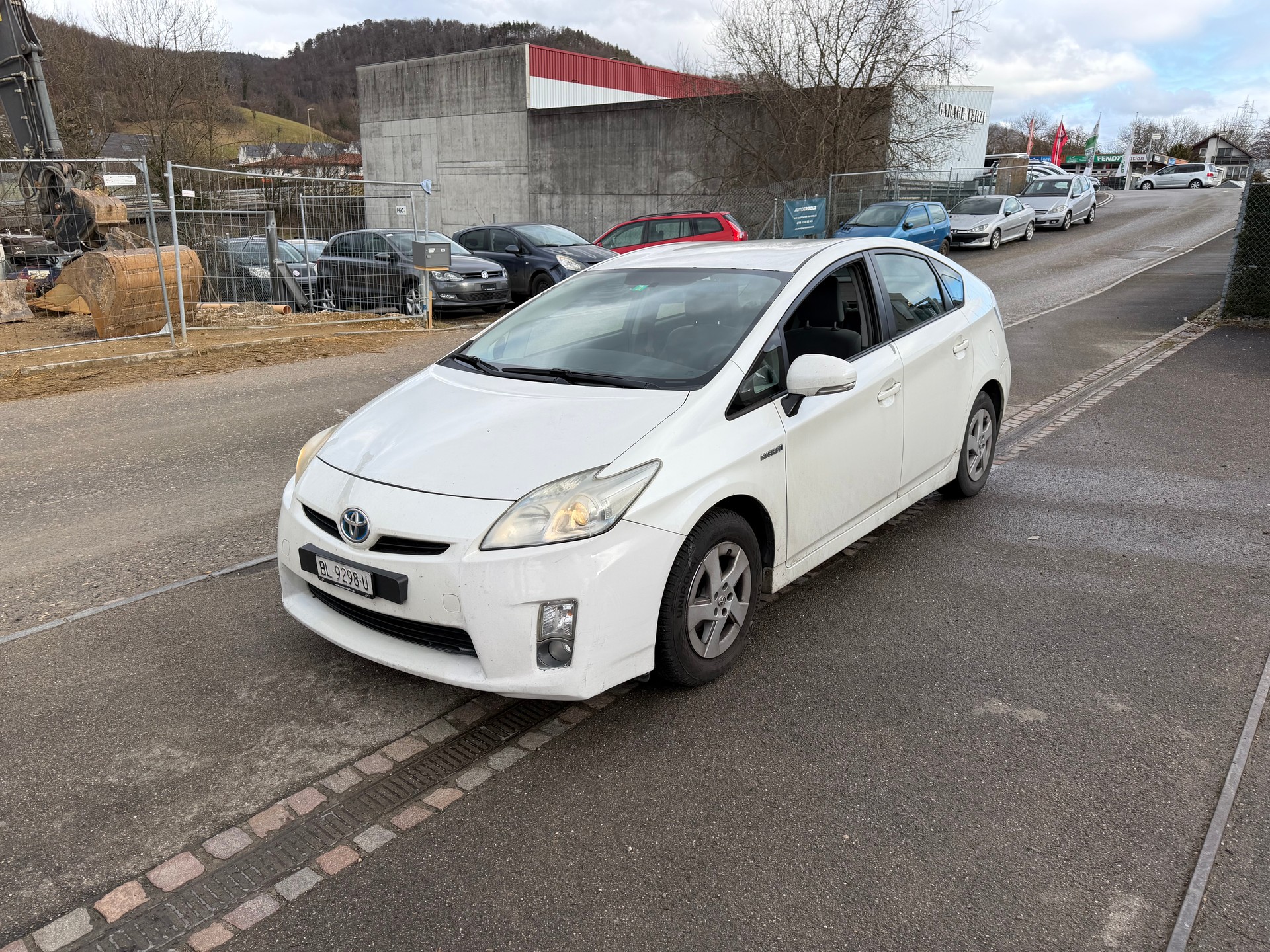 TOYOTA Prius 1.8 16V HSD Luna-image-0