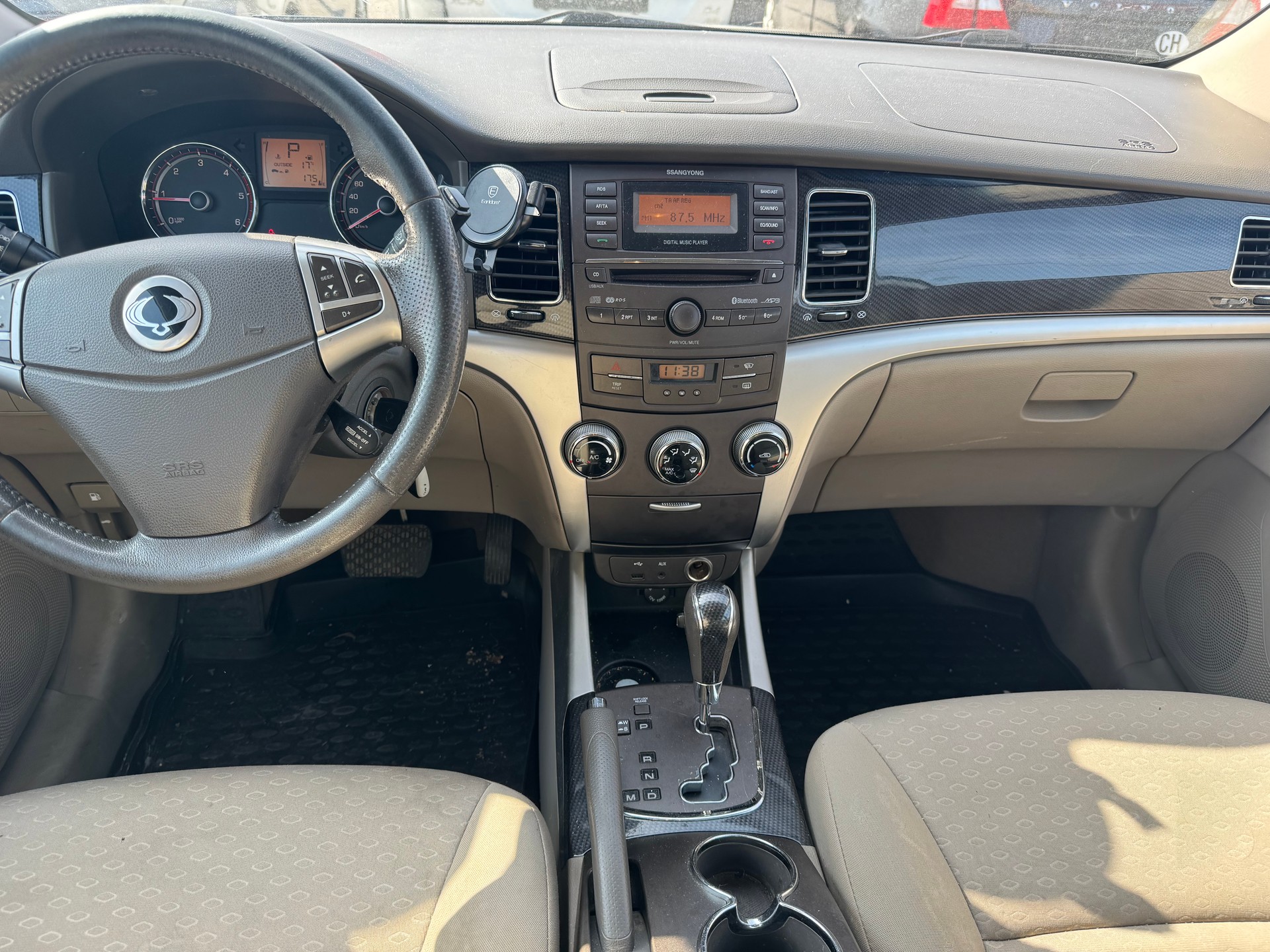 KGM-SsangYong Korando 2.0 e-XDI Quartz 4WD Automatic-image-6