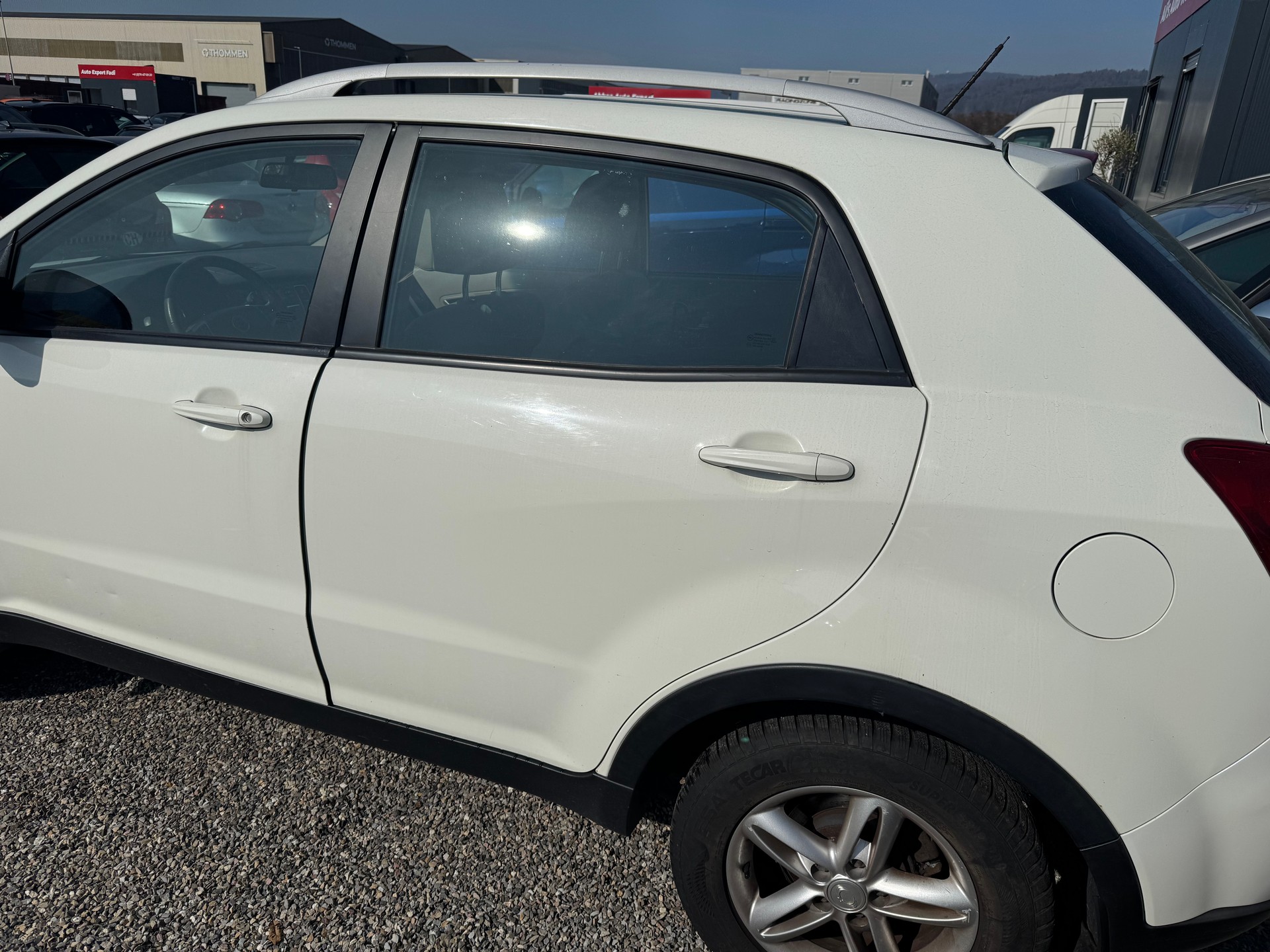 KGM-SsangYong Korando 2.0 e-XDI Quartz 4WD Automatic-image-3