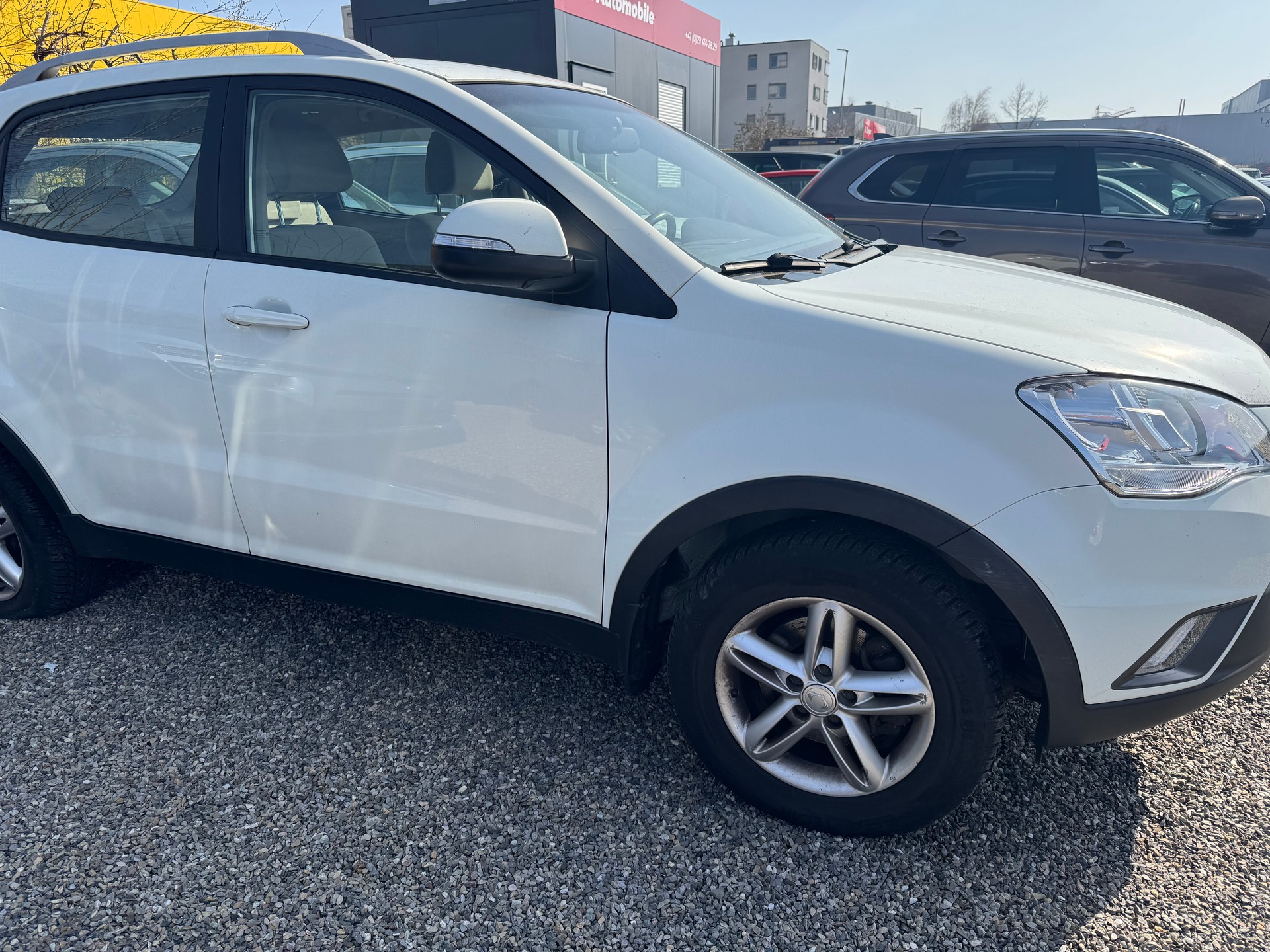 KGM-SsangYong Korando 2.0 e-XDI Quartz 4WD Automatic-image-2