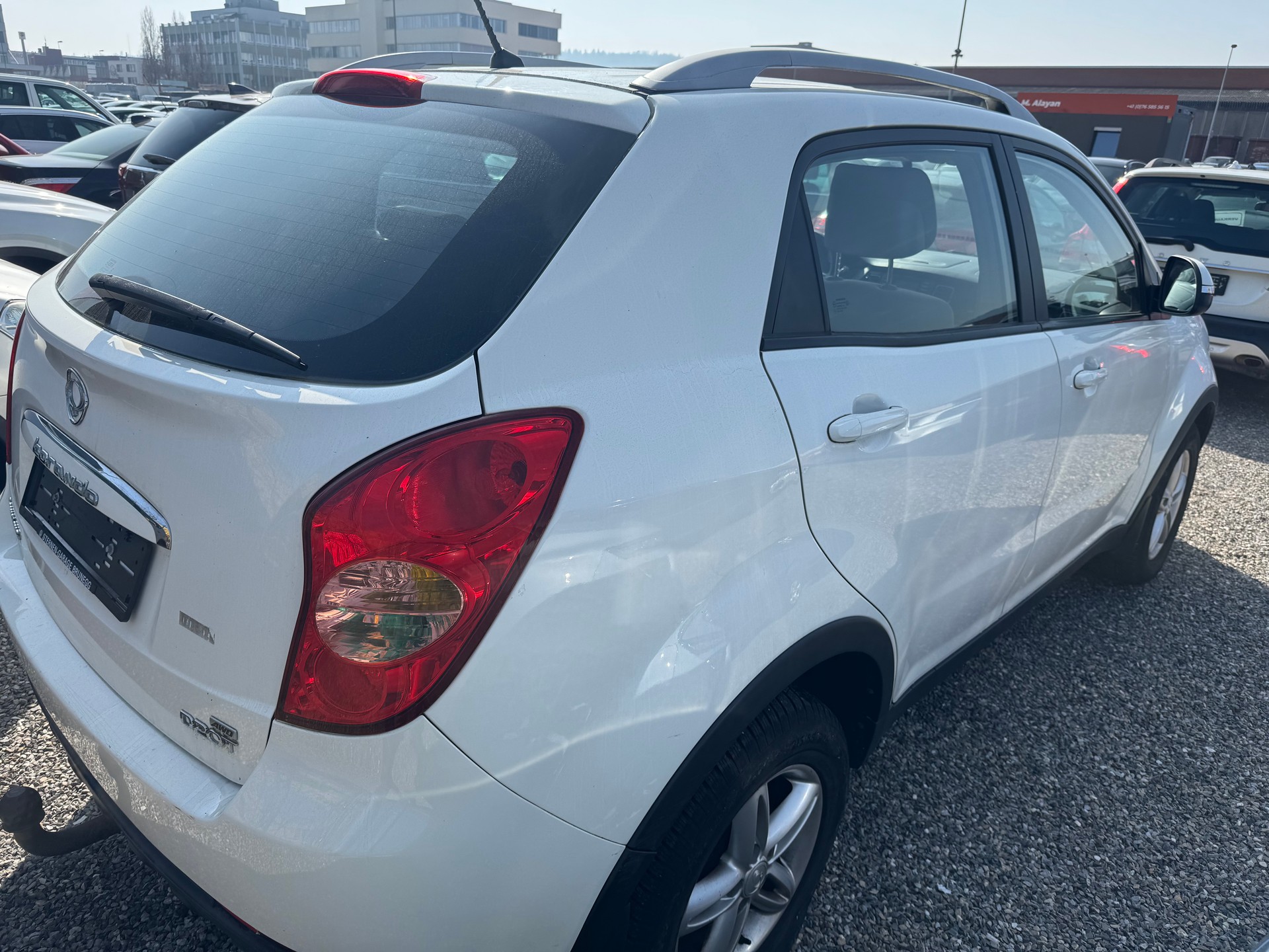 KGM-SsangYong Korando 2.0 e-XDI Quartz 4WD Automatic-image-4