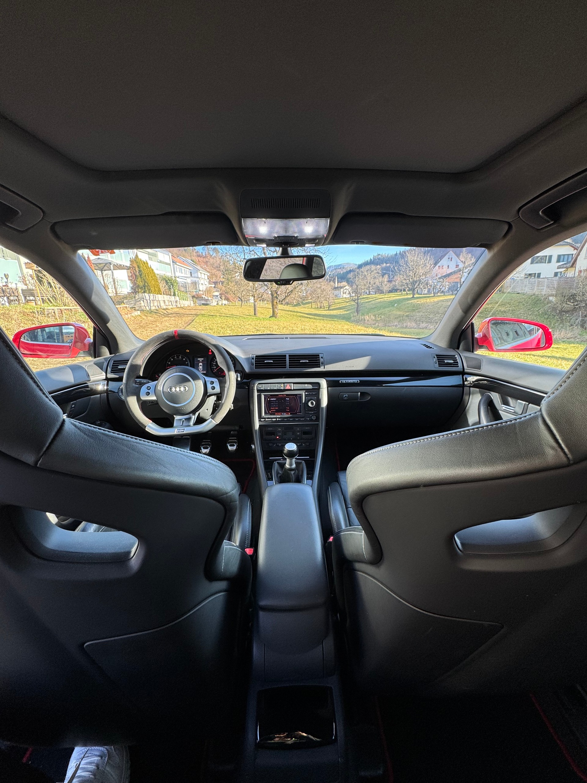 AUDI RS4 Avant 4.2 V8 quattro-image-8