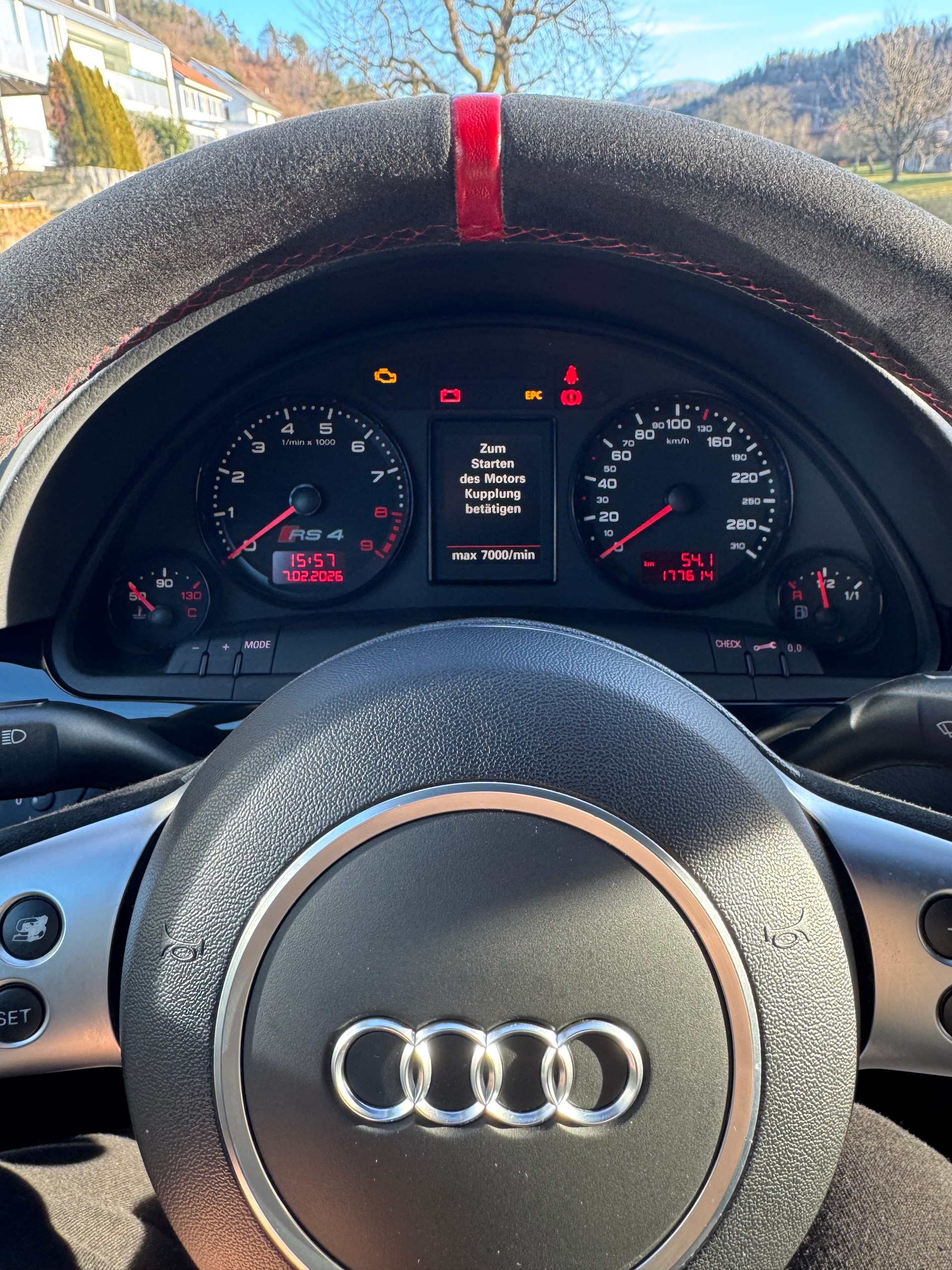 AUDI RS4 Avant 4.2 V8 quattro-image-9