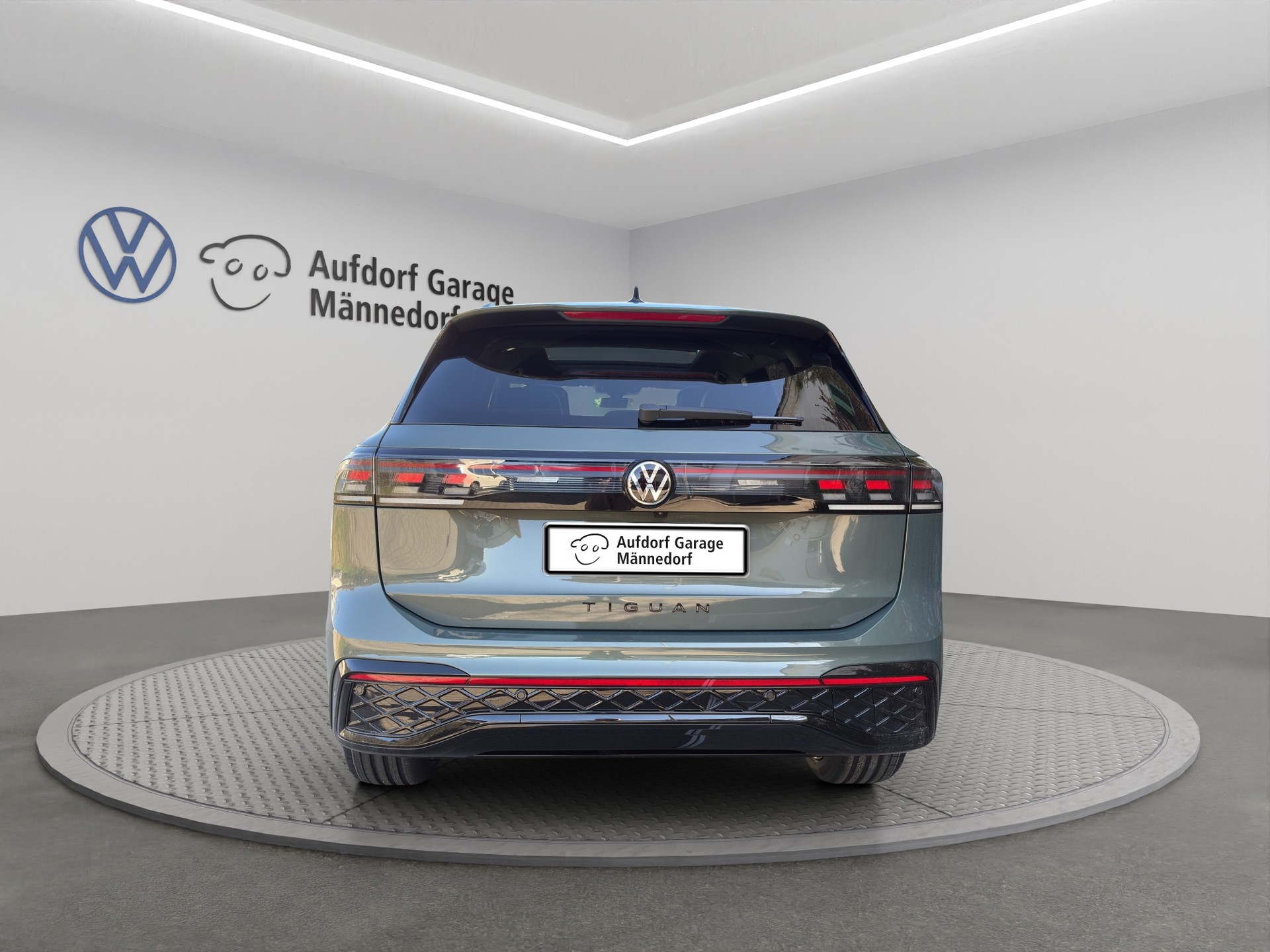 VW Tiguan 2.0 TSI DSG R-Line 4Motion-image-4