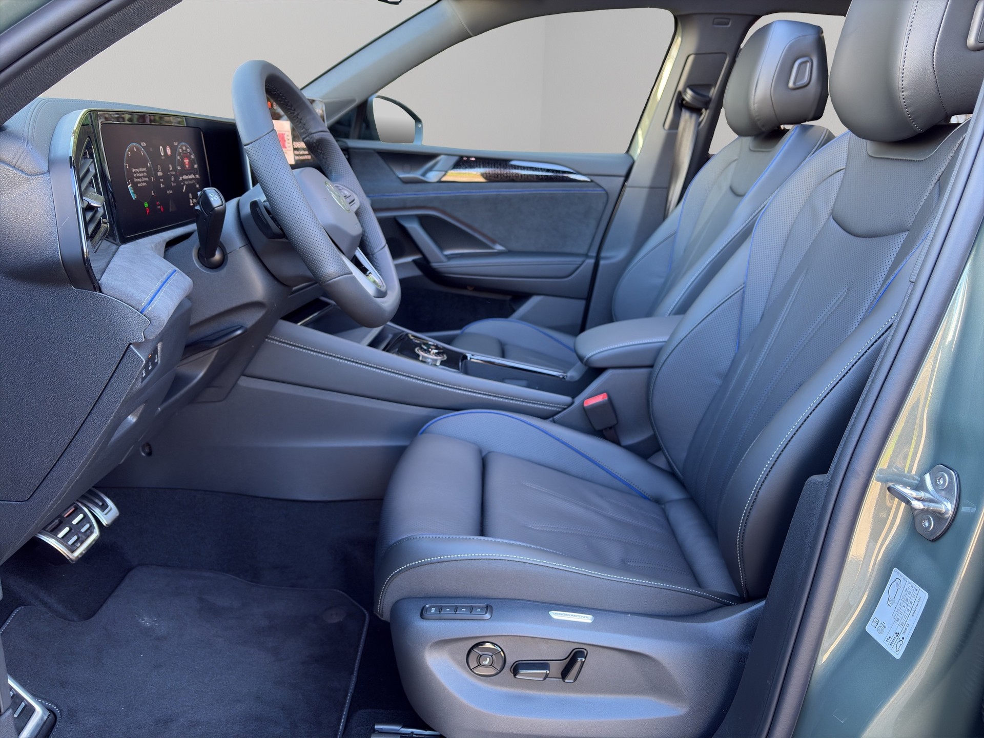 VW Tiguan 2.0 TSI DSG R-Line 4Motion-image-9