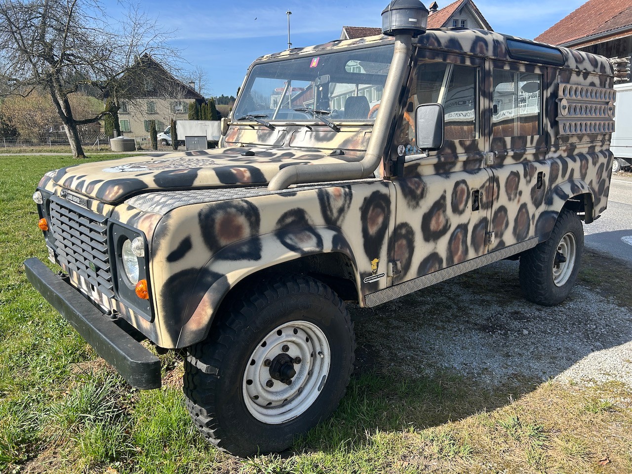 LAND ROVER 110 V8 Station Wagon-image-0