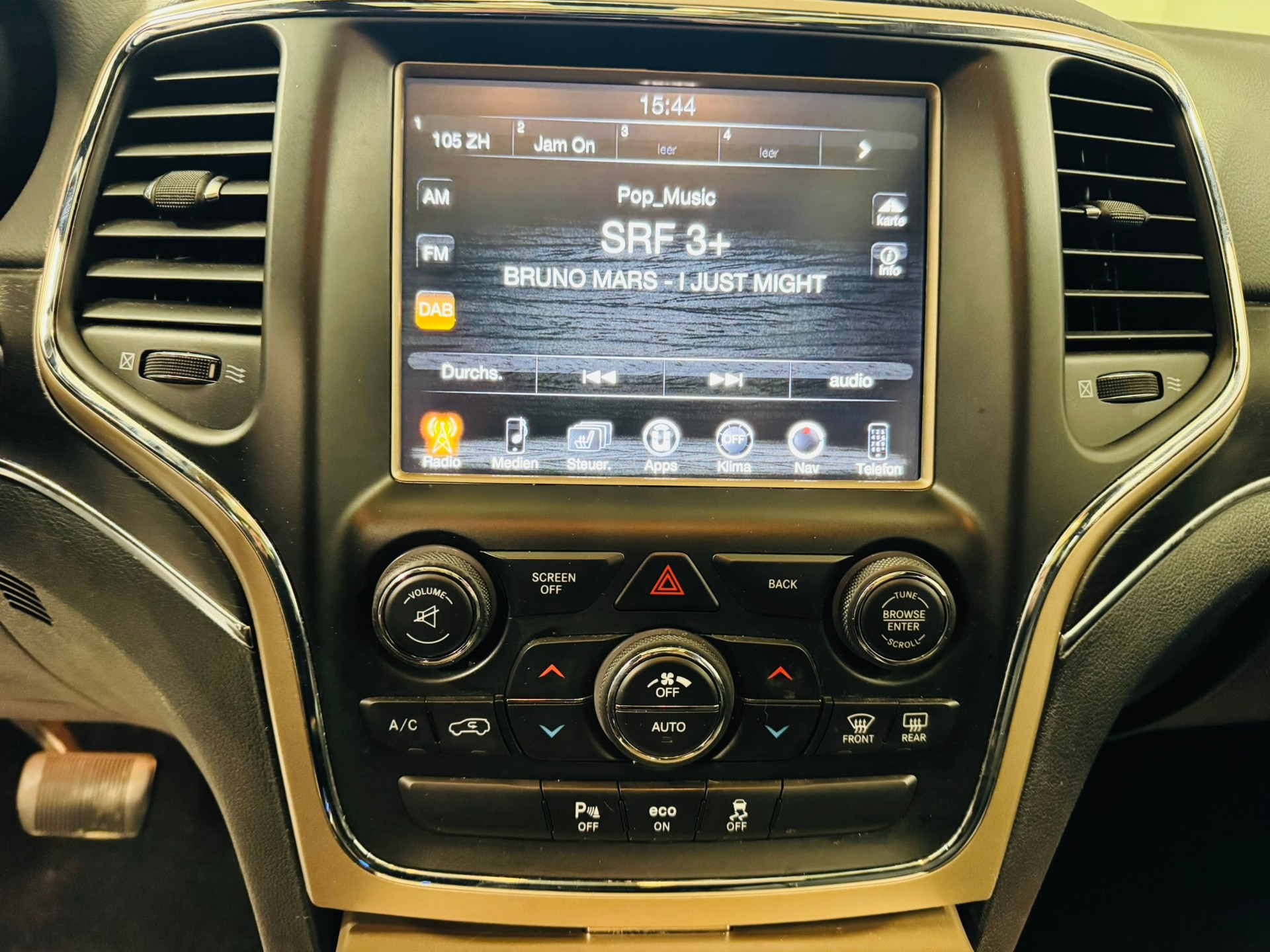 JEEP Grand Cherokee 3.0 CRD Limited Automatic-image-13
