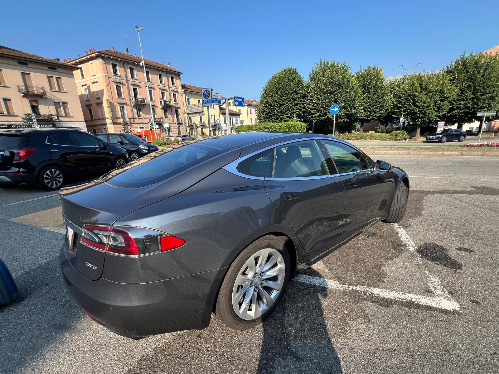 TESLA MODEL S-image-4