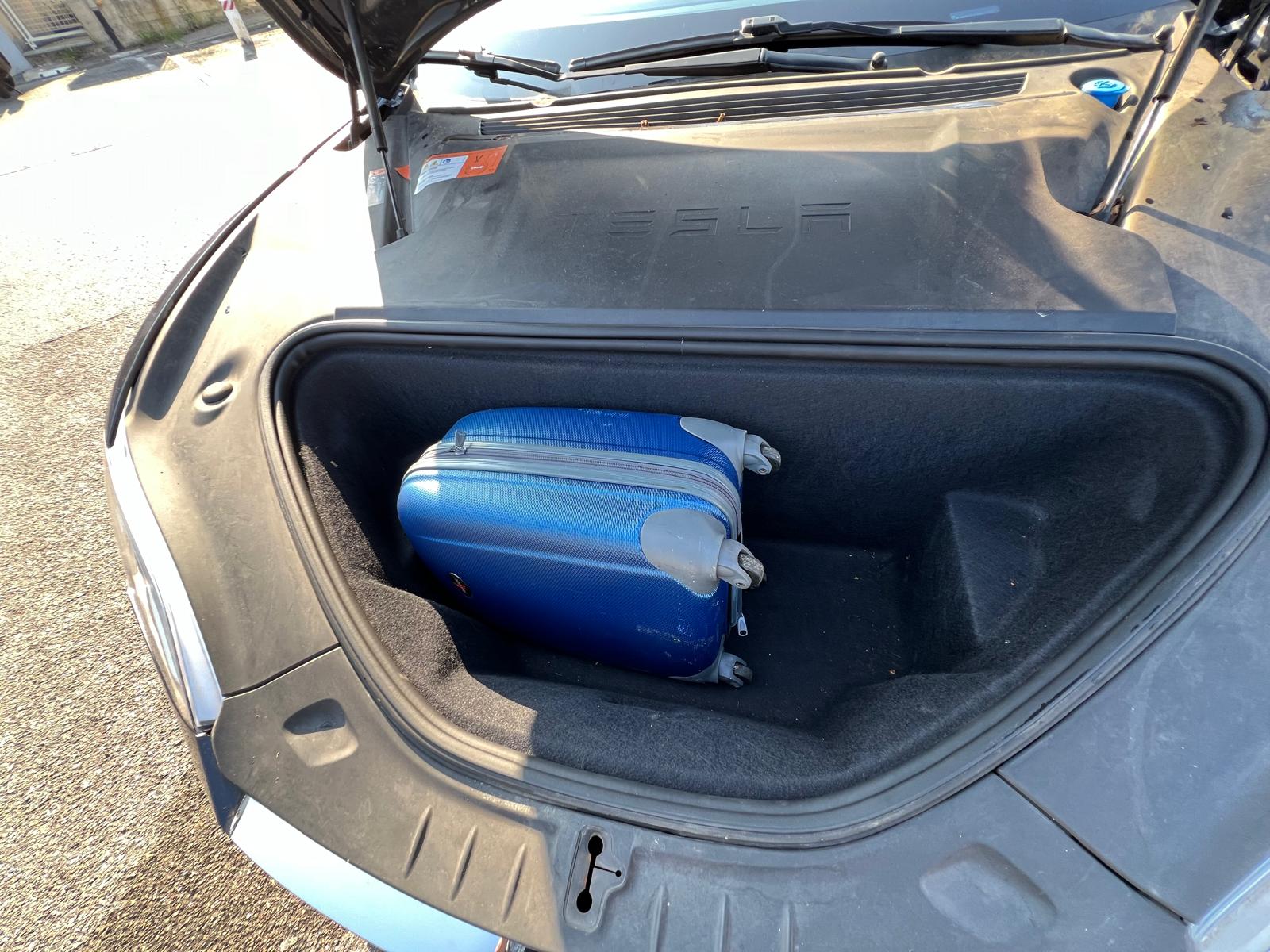 TESLA MODEL S-image-13