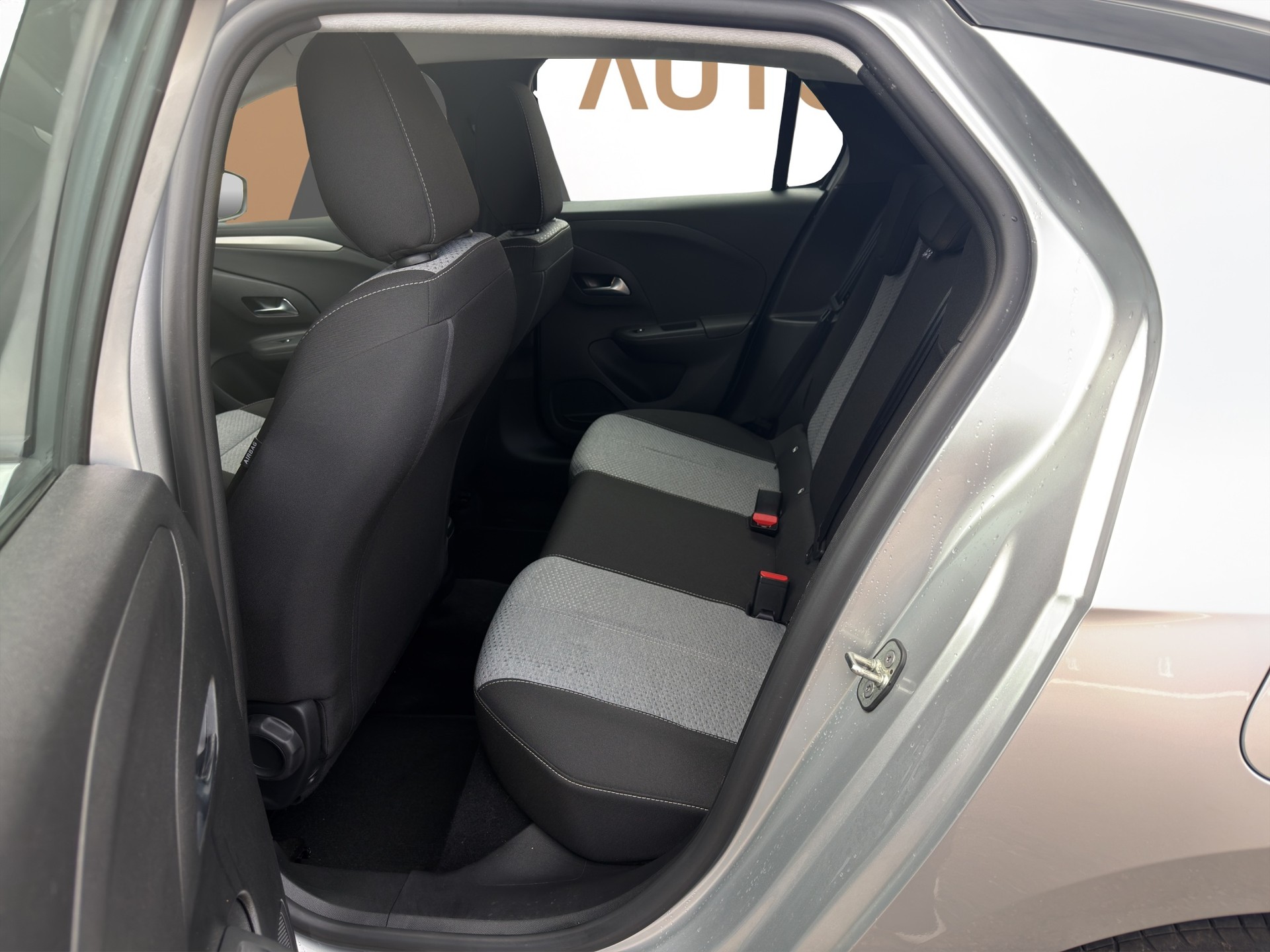 OPEL Corsa 1.2 T Edition-image-12