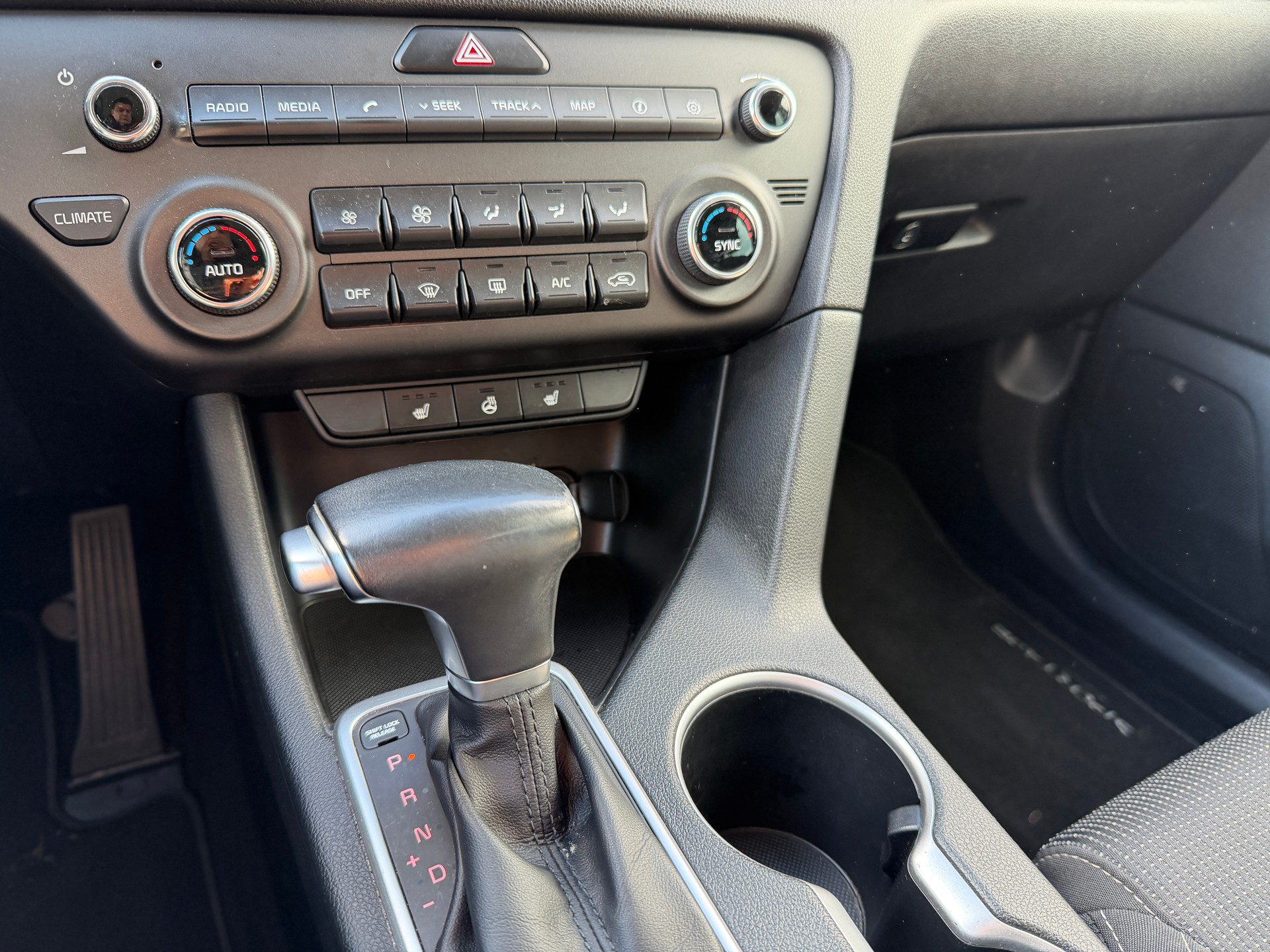 KIA Sportage 1.6 T-GDi Swiss City Line 4WD Automat-image-12