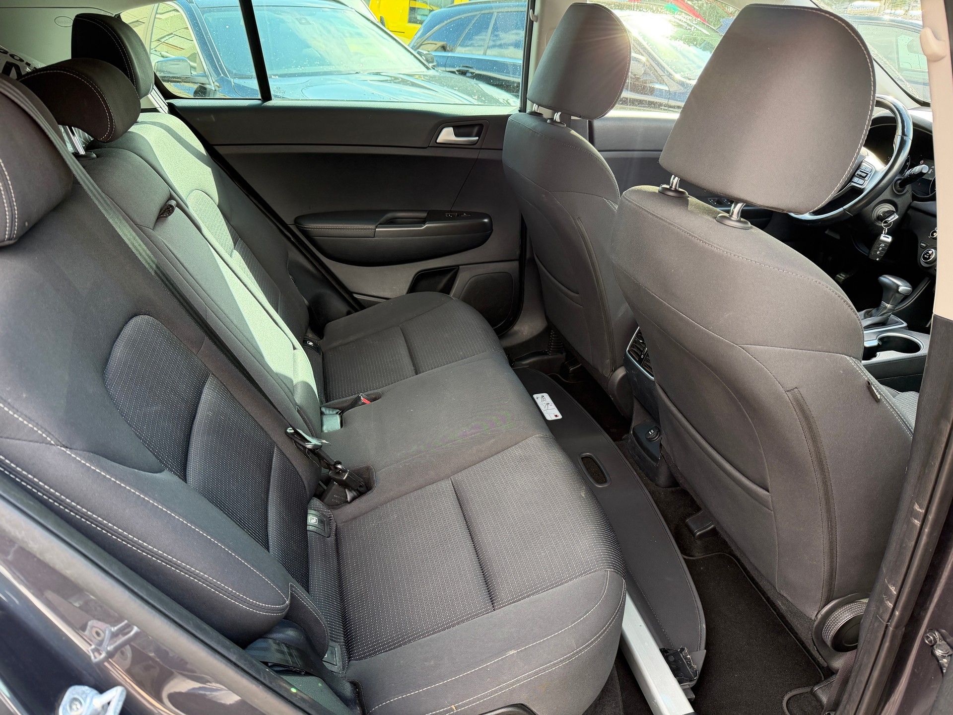 KIA Sportage 1.6 T-GDi Swiss City Line 4WD Automat-image-13