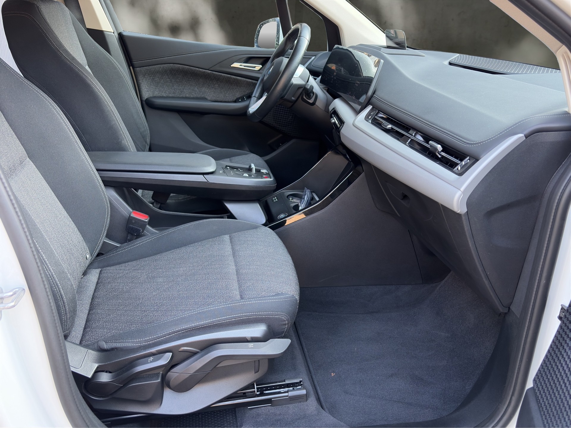 BMW 218i Active Tourer DKG-image-11