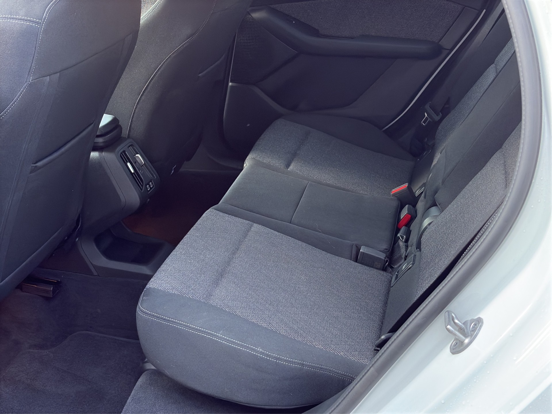 BMW 218i Active Tourer DKG-image-12