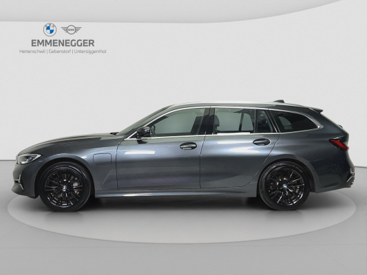 BMW 330e xDrive Luxury Line-image-1