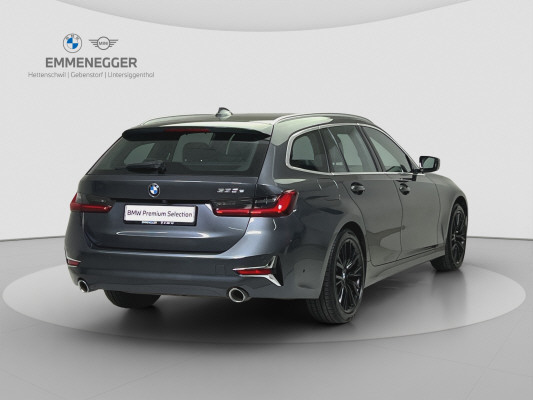 BMW 330e xDrive Luxury Line-image-4