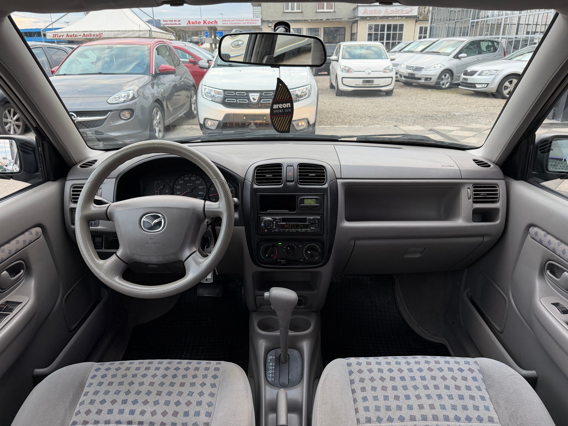 MAZDA Demio 1.5i-16 High ABS-image-9