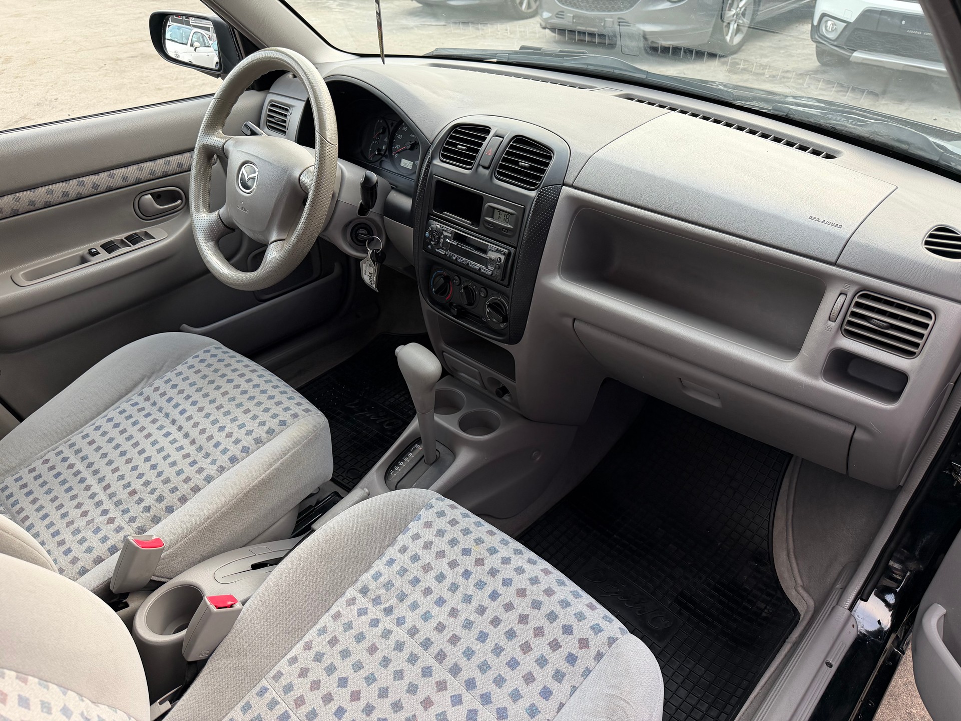 MAZDA Demio 1.5i-16 High ABS-image-11