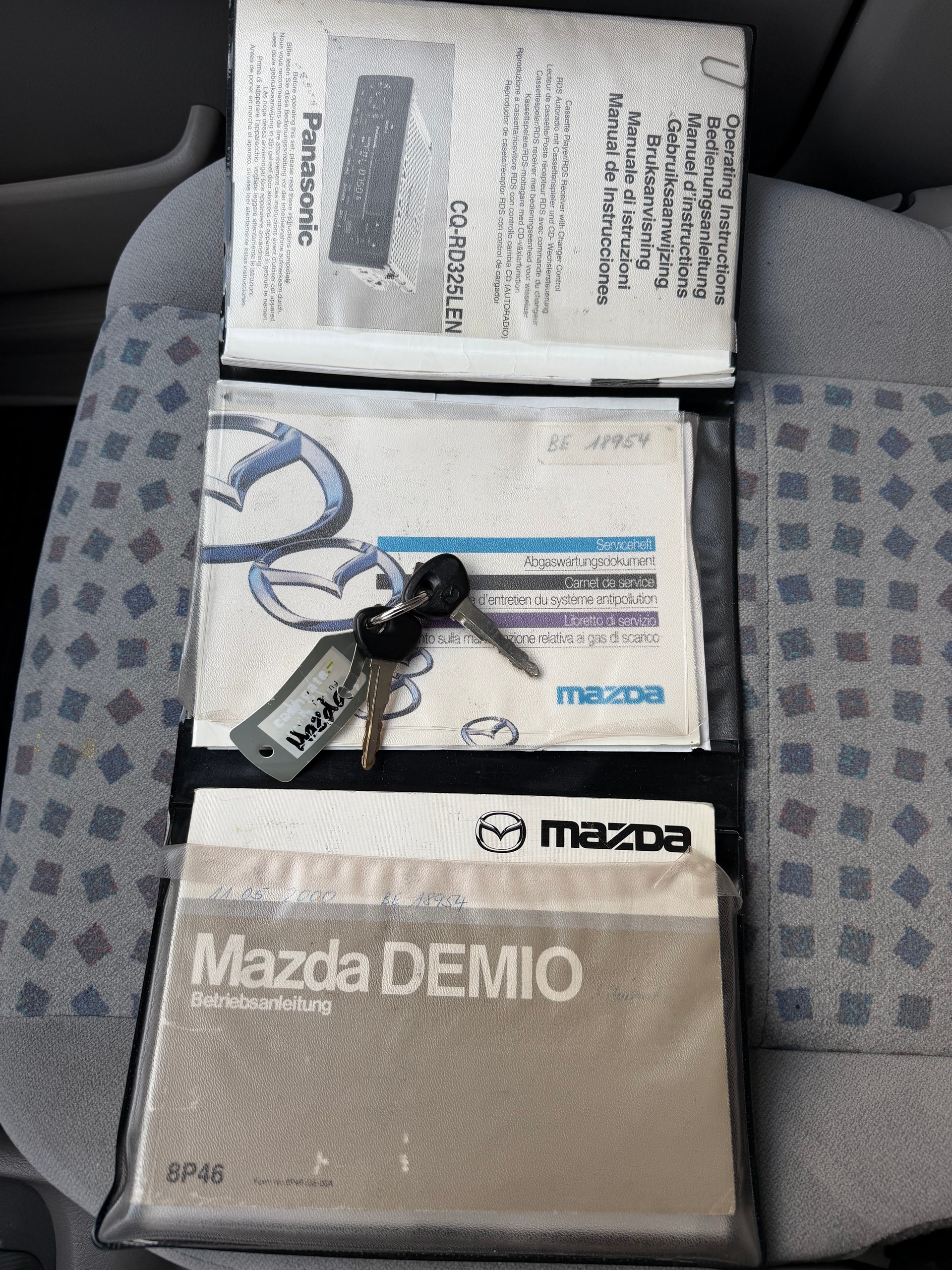 MAZDA Demio 1.5i-16 High ABS-image-24