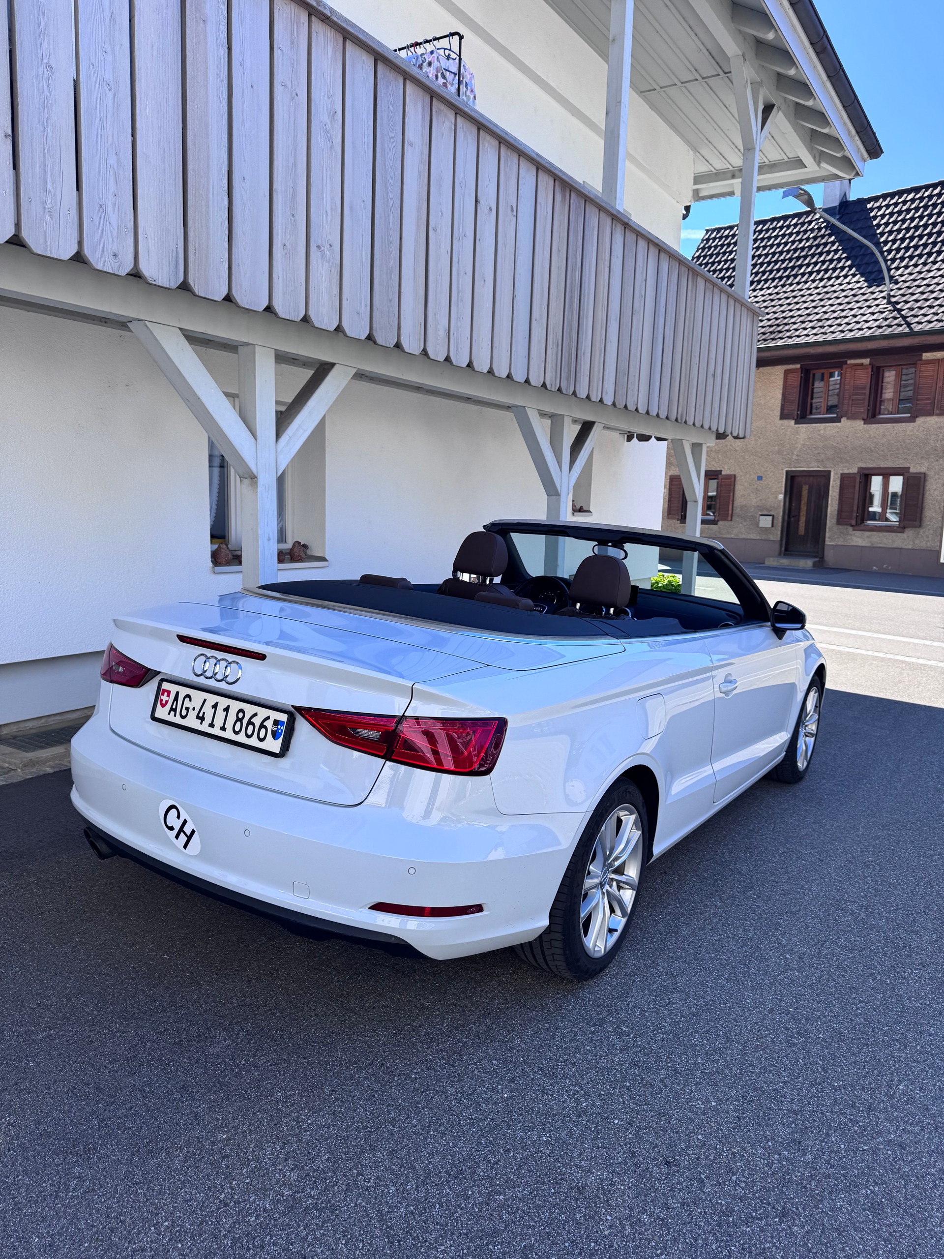 AUDI A3 Cabriolet 1.4 TFSI Ambition S-tronic-image-5
