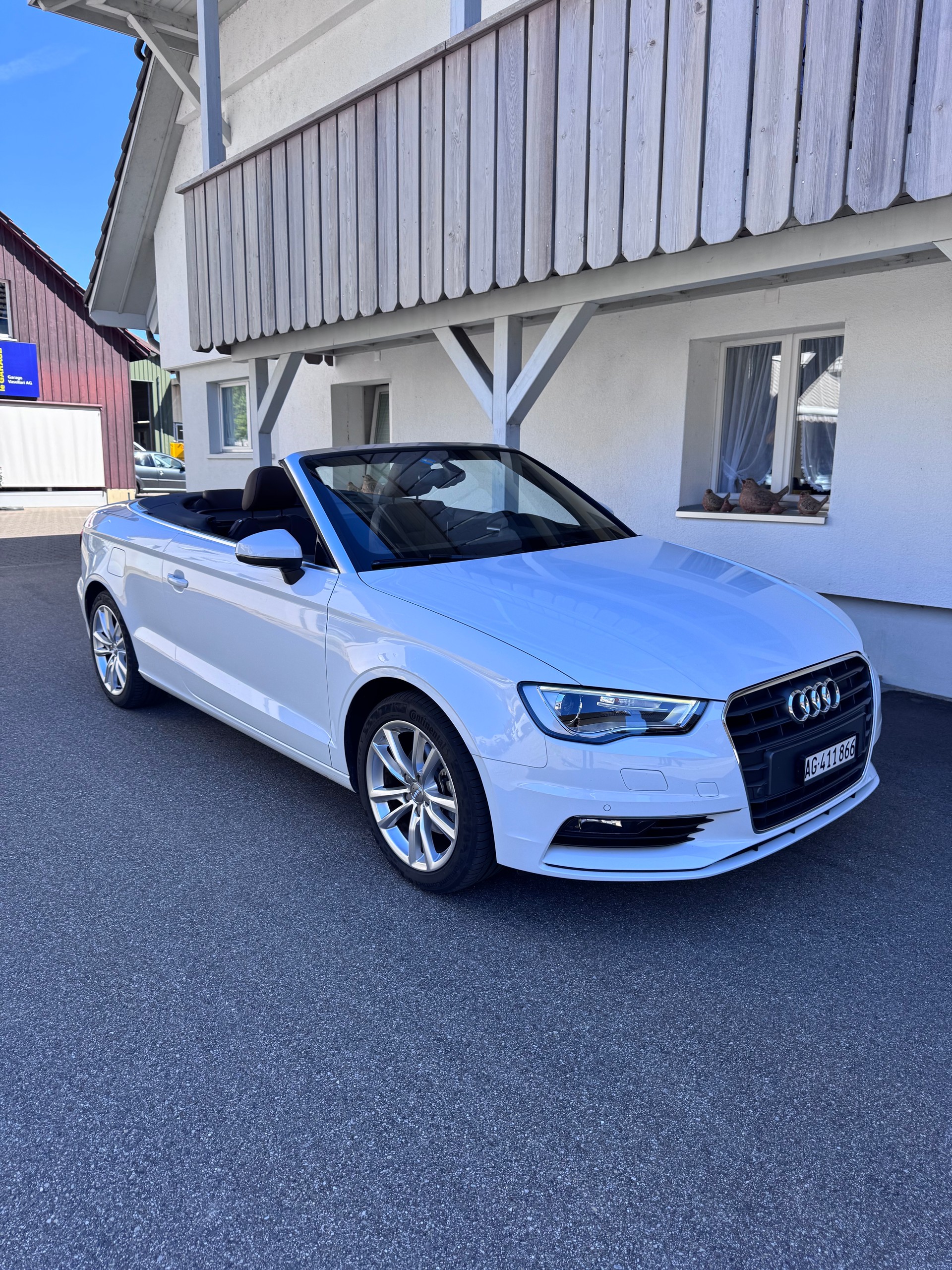 AUDI A3 Cabriolet 1.4 TFSI Ambition S-tronic-image-1