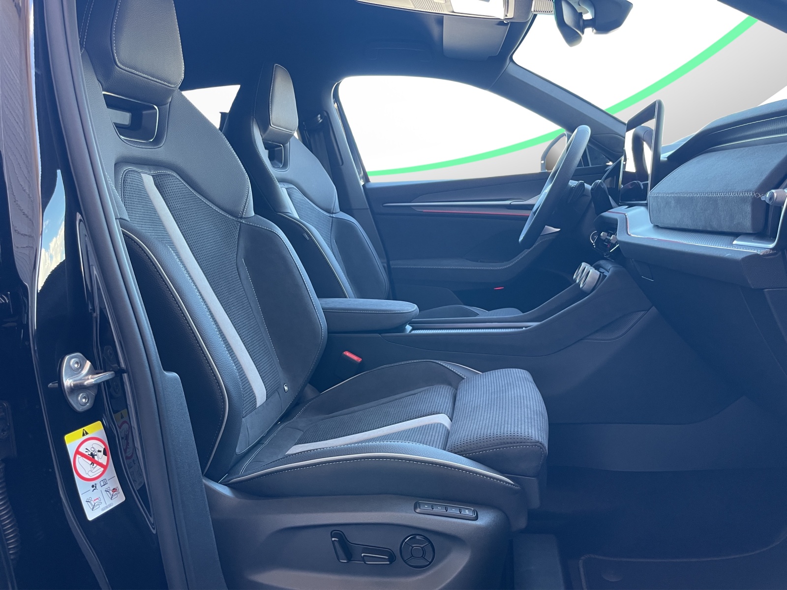 SKODA Kodiaq 1.5 TSI PHEV Sportline-image-12