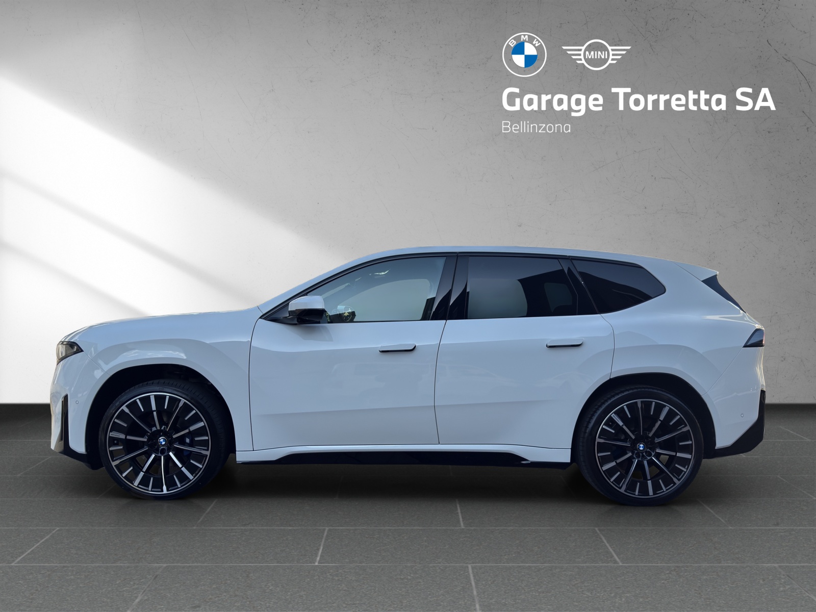 BMW iX3 50 xDrive M Sport-showroom-element-1