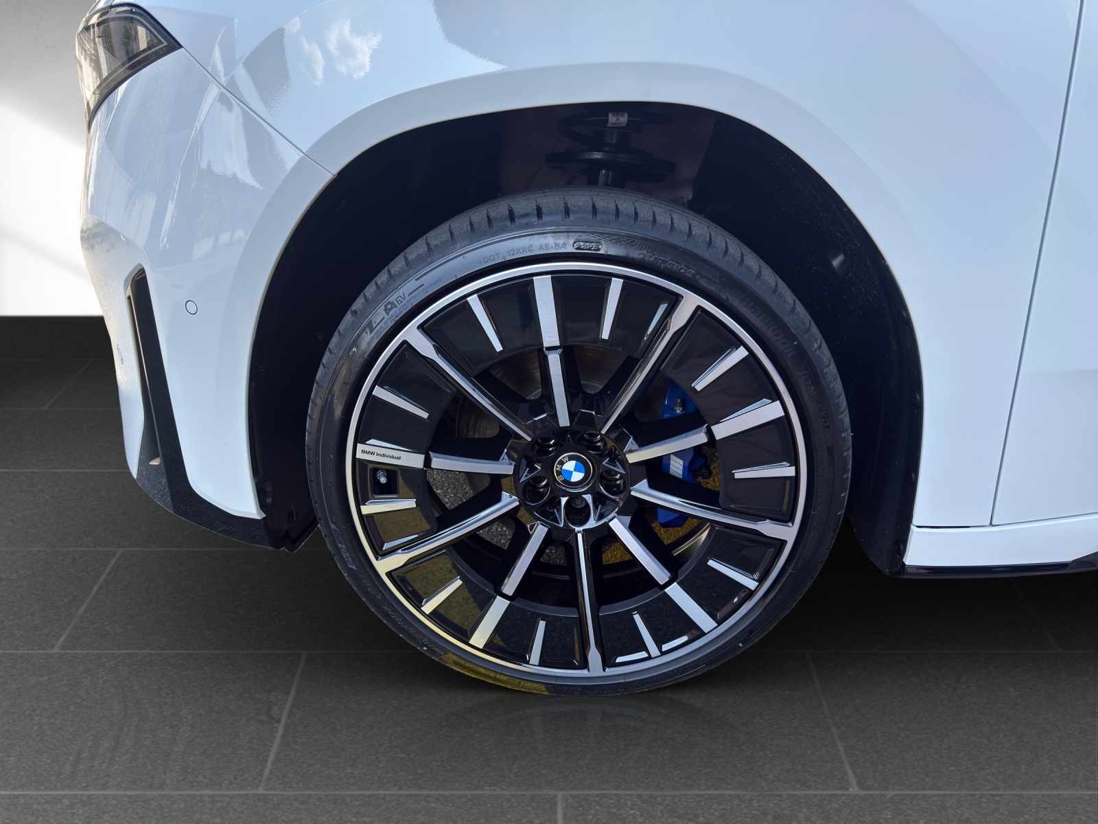 BMW iX3 50 xDrive M Sport-image-8