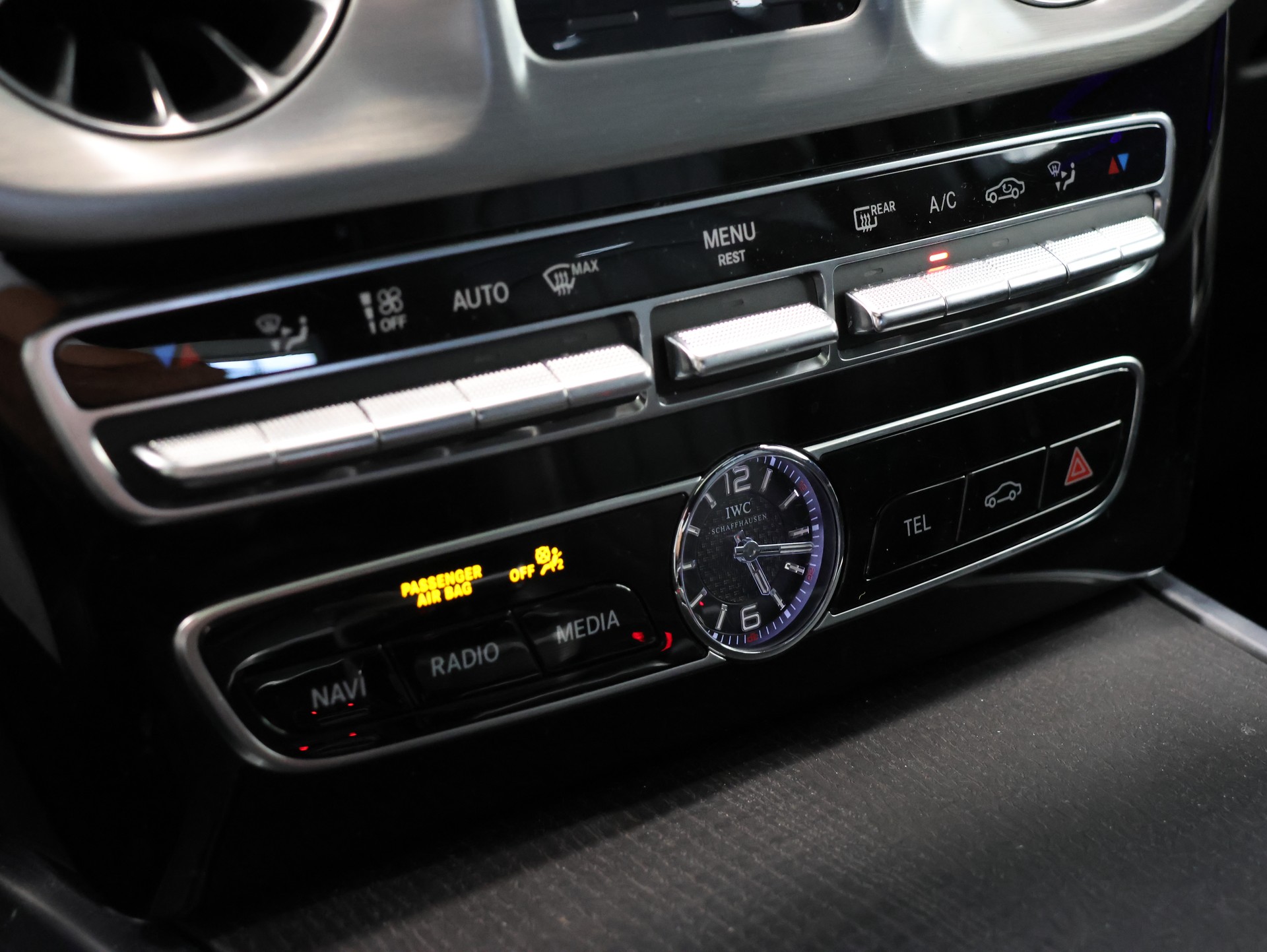 MERCEDES-BENZ G 63 AMG Speedshift Plus G-Tronic *G-Manufaktur* *AMG-Performance* *Burmester*-image-39