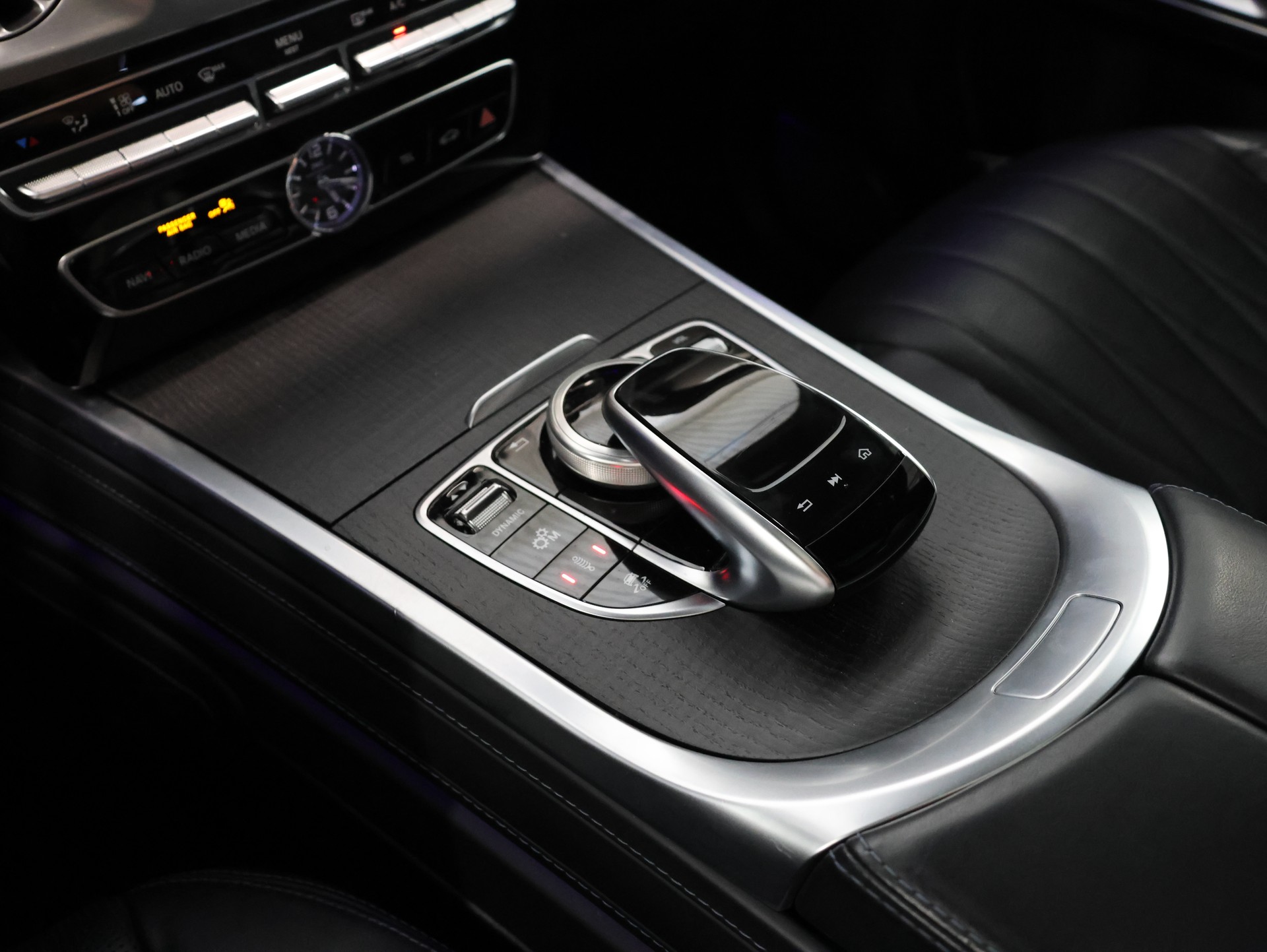 MERCEDES-BENZ G 63 AMG Speedshift Plus G-Tronic *G-Manufaktur* *AMG-Performance* *Burmester*-image-41