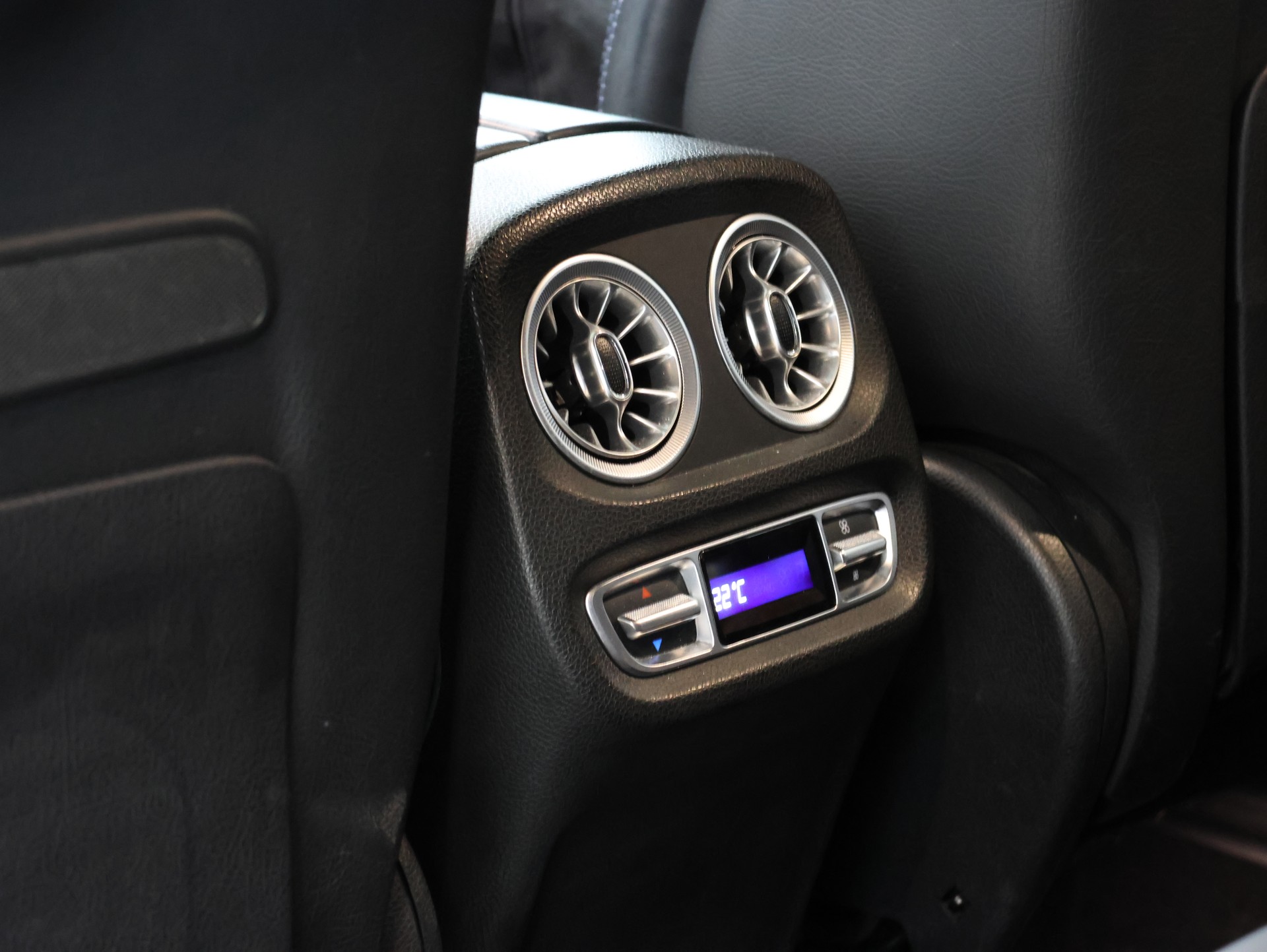 MERCEDES-BENZ G 63 AMG Speedshift Plus G-Tronic *G-Manufaktur* *AMG-Performance* *Burmester*-image-48