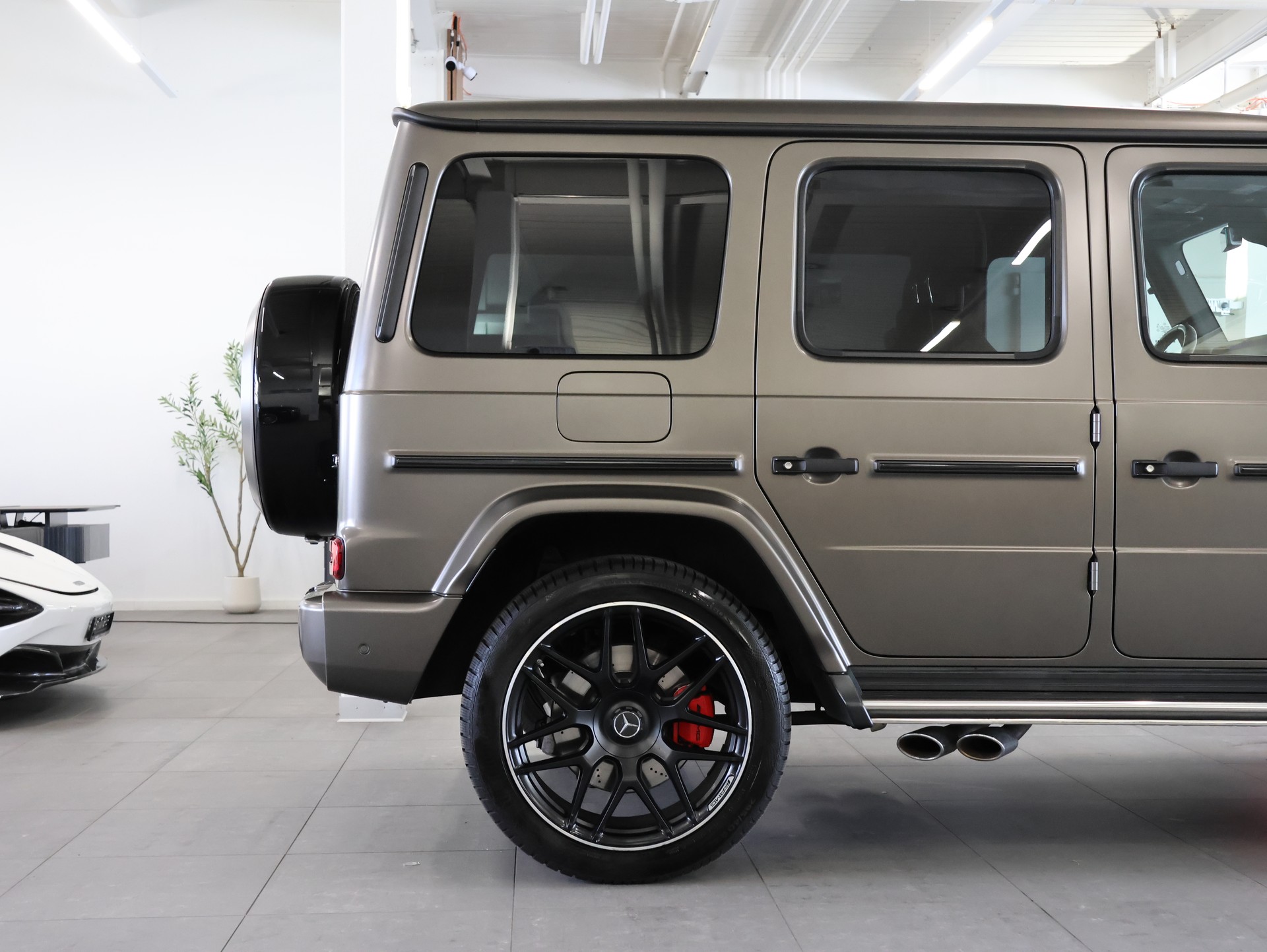 MERCEDES-BENZ G 63 AMG Speedshift Plus G-Tronic *G-Manufaktur* *AMG-Performance* *Burmester*-image-12