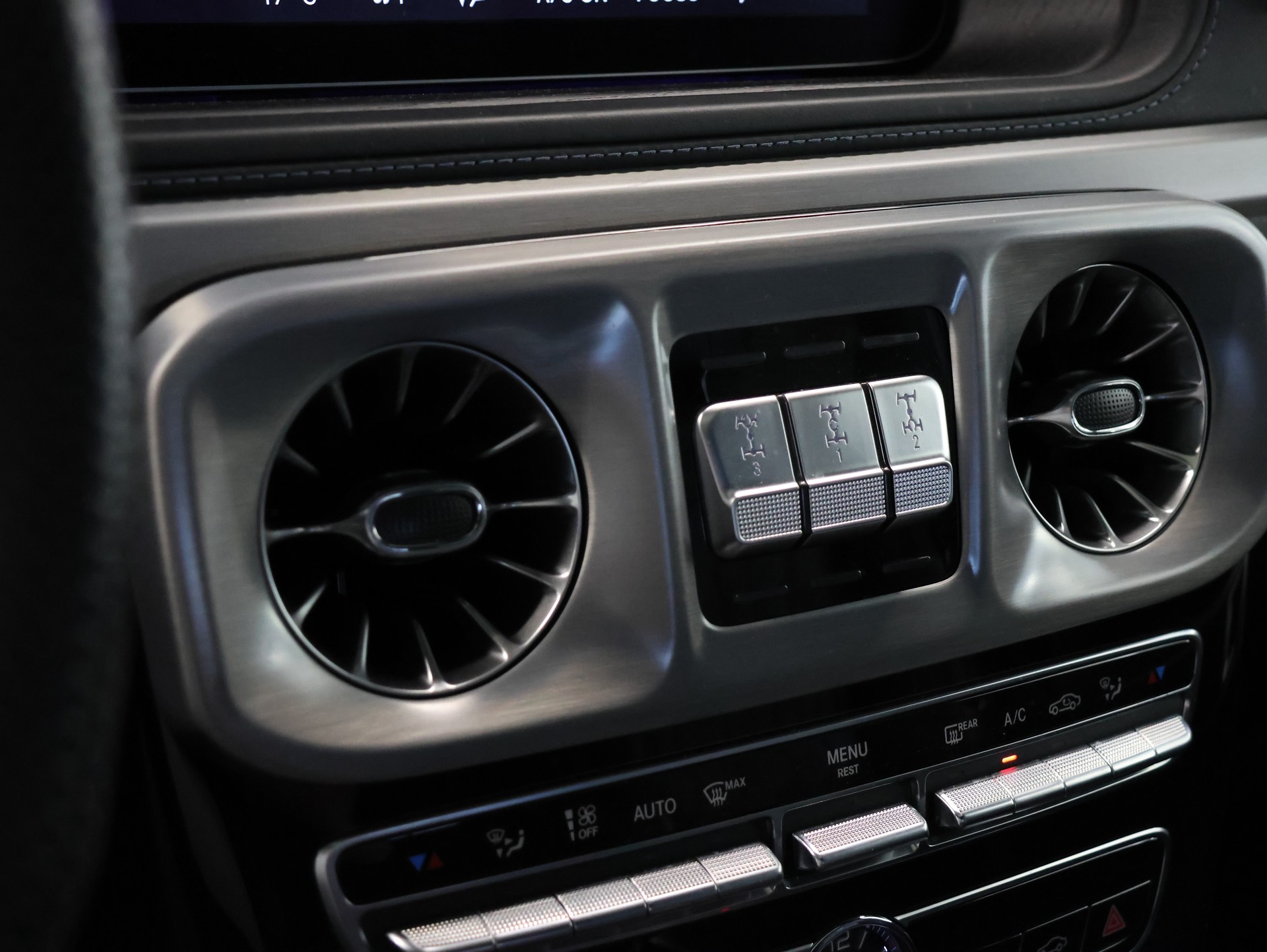 MERCEDES-BENZ G 63 AMG Speedshift Plus G-Tronic *G-Manufaktur* *AMG-Performance* *Burmester*-image-37