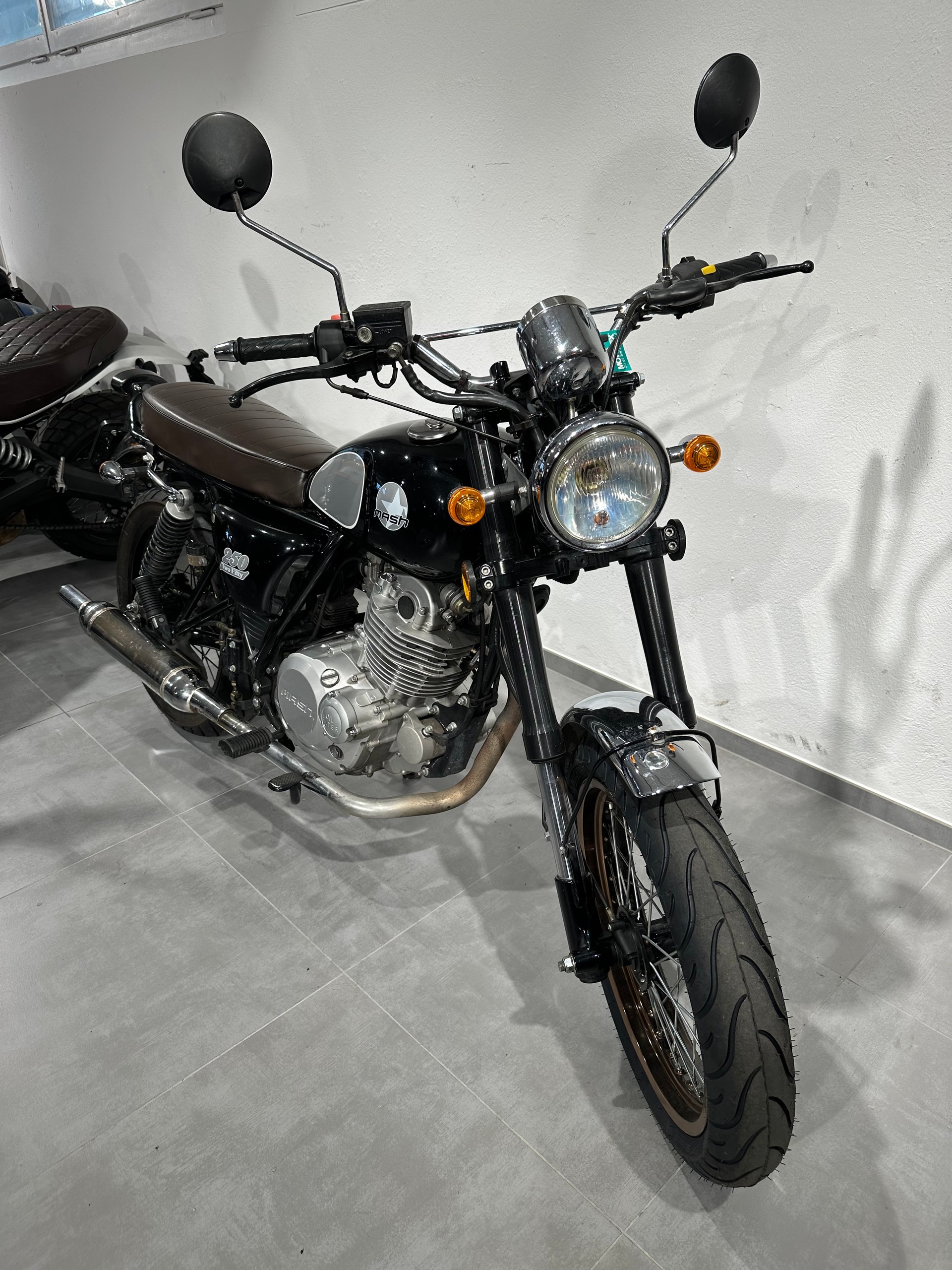 MASH 250 Two Fifty-showroom-element-1